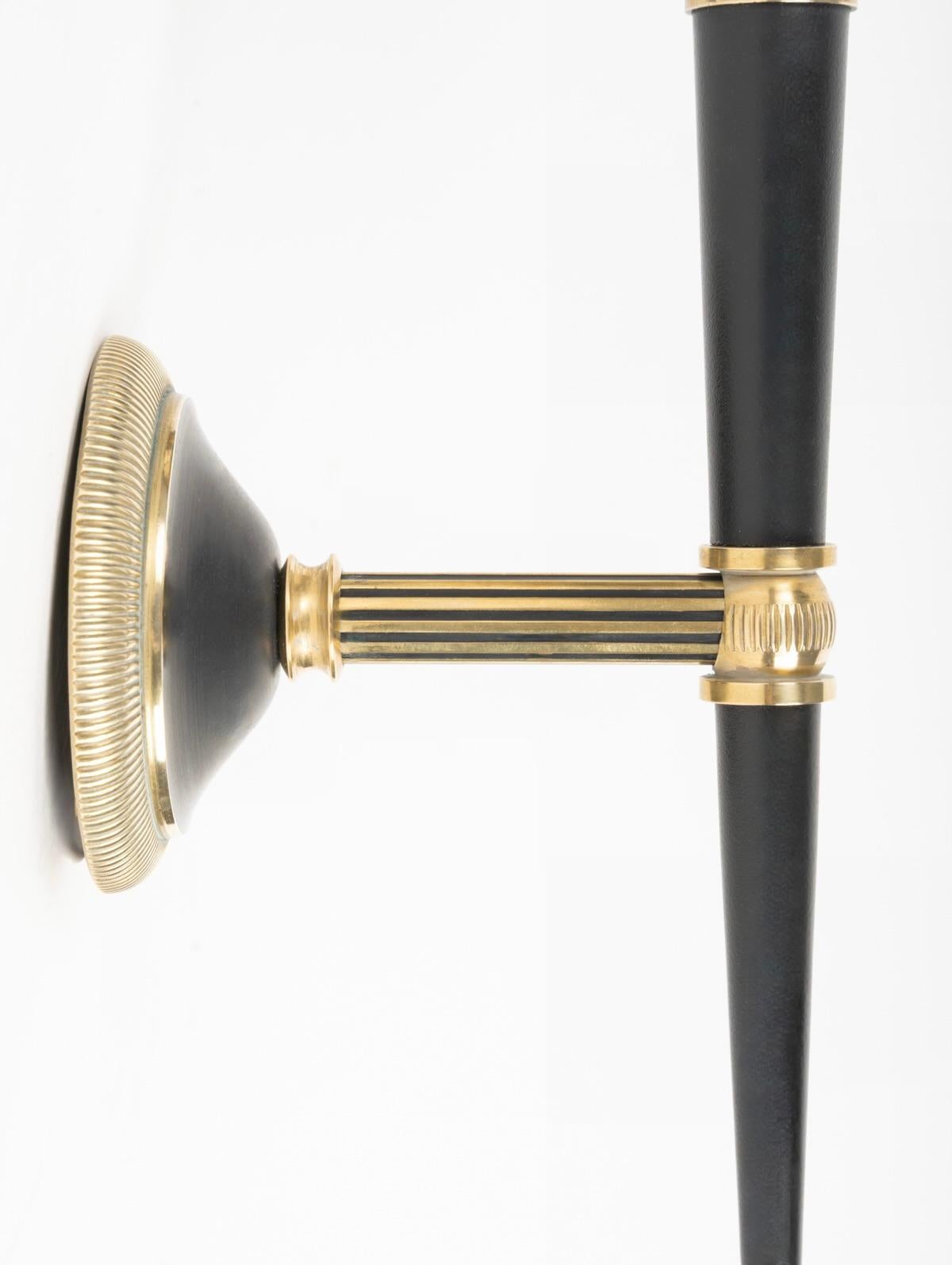 Metà XX secolo 1960 Coppia di applique neoclassiche in bronzo della Maison Jansen in vendita