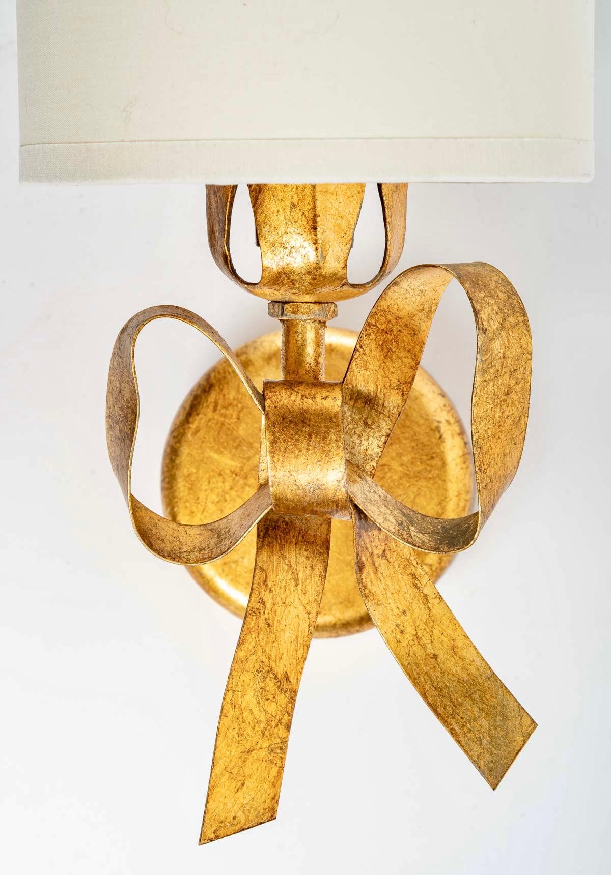 bow sconce