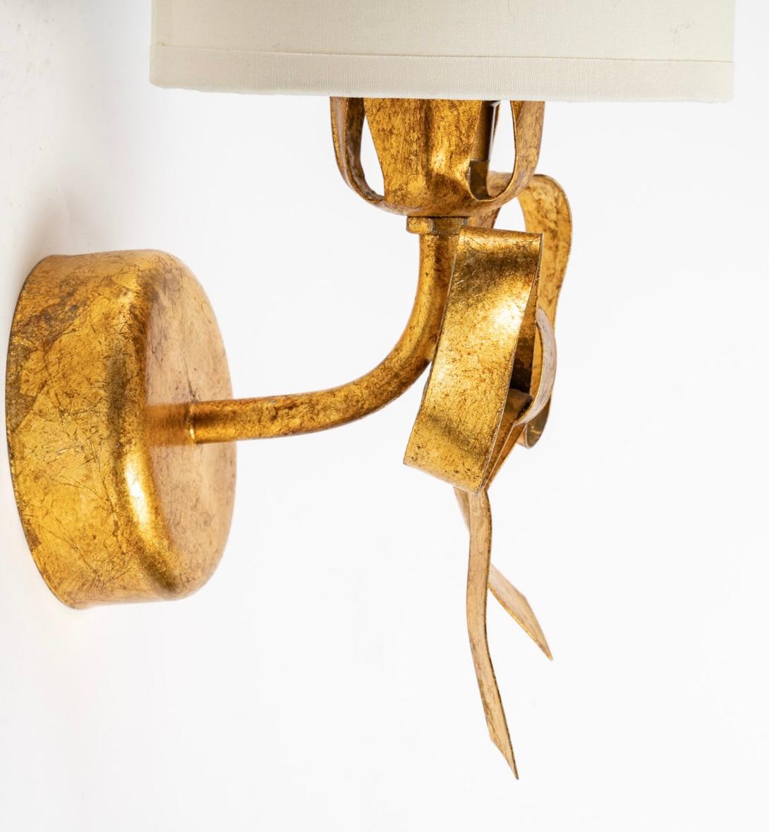 bow wall sconce