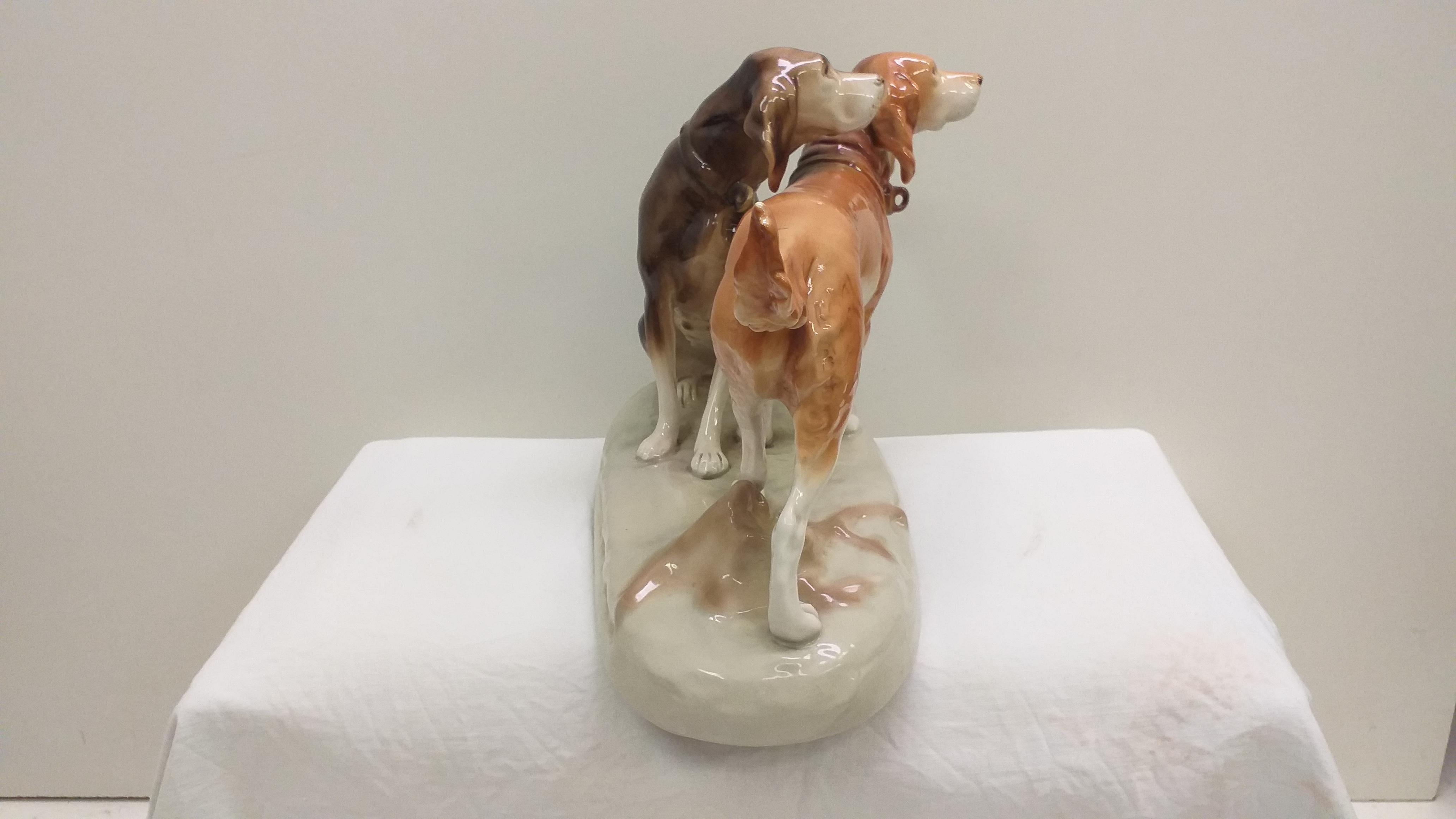 Mid-Century Modern 1960 Porcelain Sculpture of Dogs, Czechoslovakia For Sale