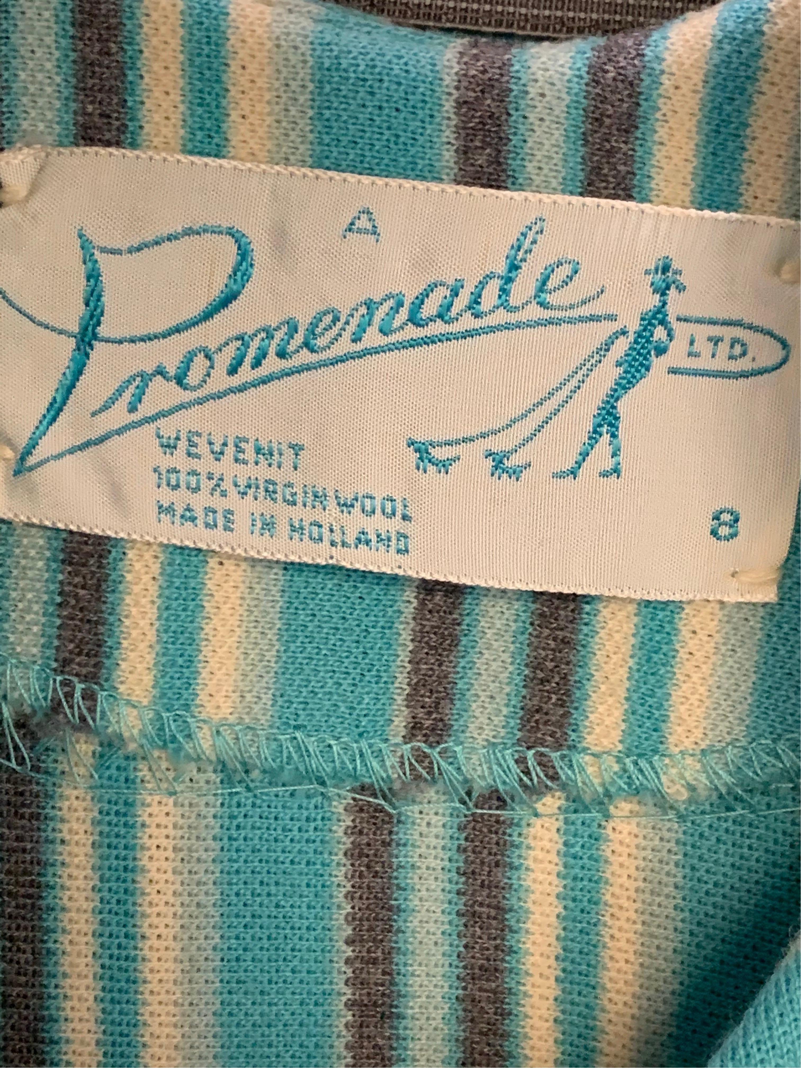 1960 Promenade - Holland Türkisfarbener Woll-Doppelstrick-Anzug mit 3-teiligem Rock  im Angebot 9