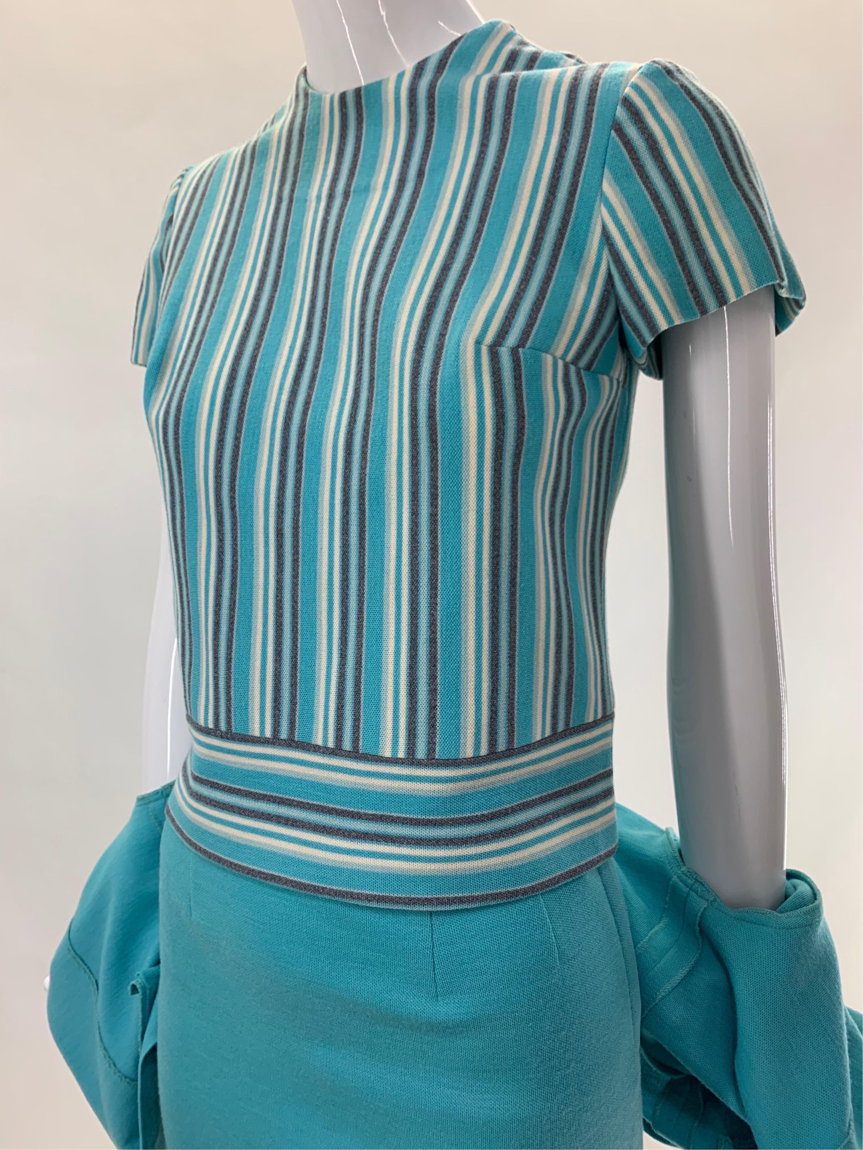 1960 Promenade - Holland Türkisfarbener Woll-Doppelstrick-Anzug mit 3-teiligem Rock  im Angebot 4