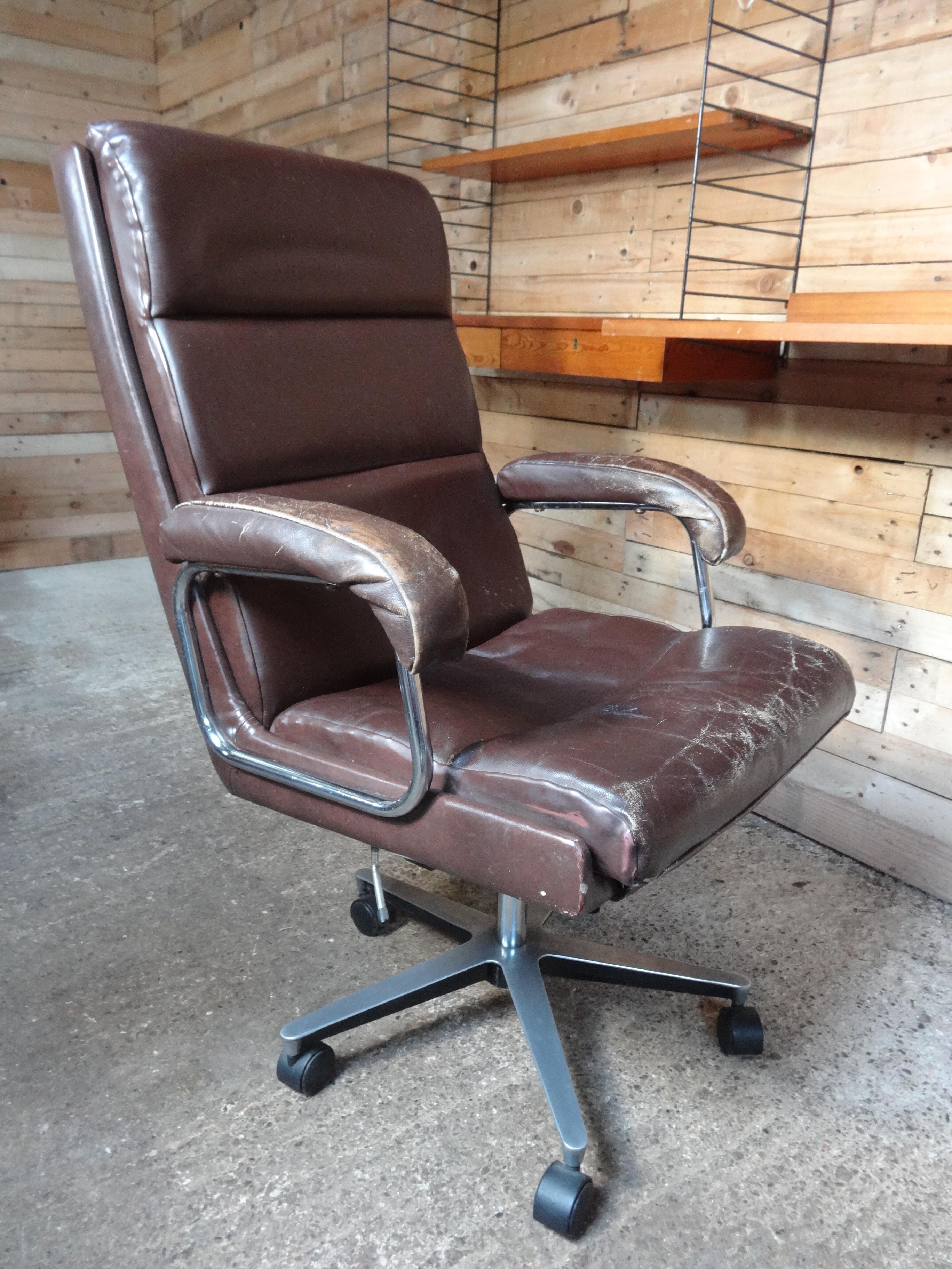20th Century 1960 Retro Vintage Swivel Brown Leather Retro Office / Armchair