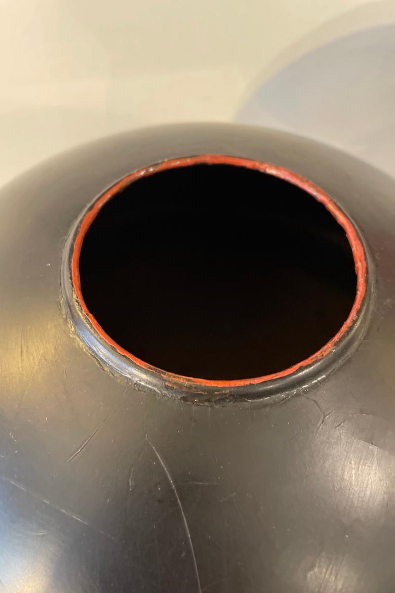 Italian 1960 Round Japanese vase crafted in black metal For Sale