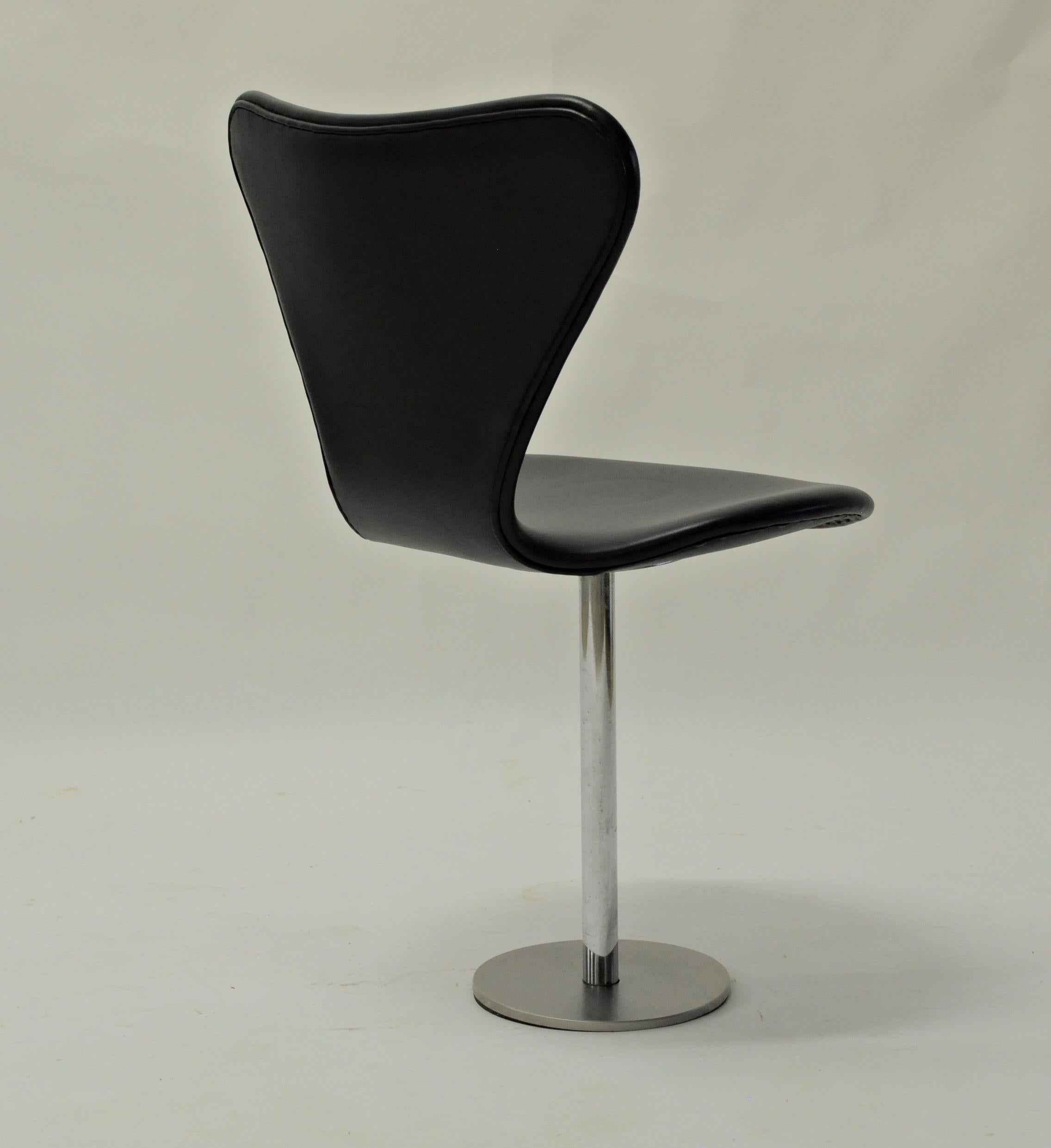 Sedie Auditorium a farfalla di Arne Jacobsen del 1960 di Fritz Hansen In condizioni discrete in vendita a Knebel, DK