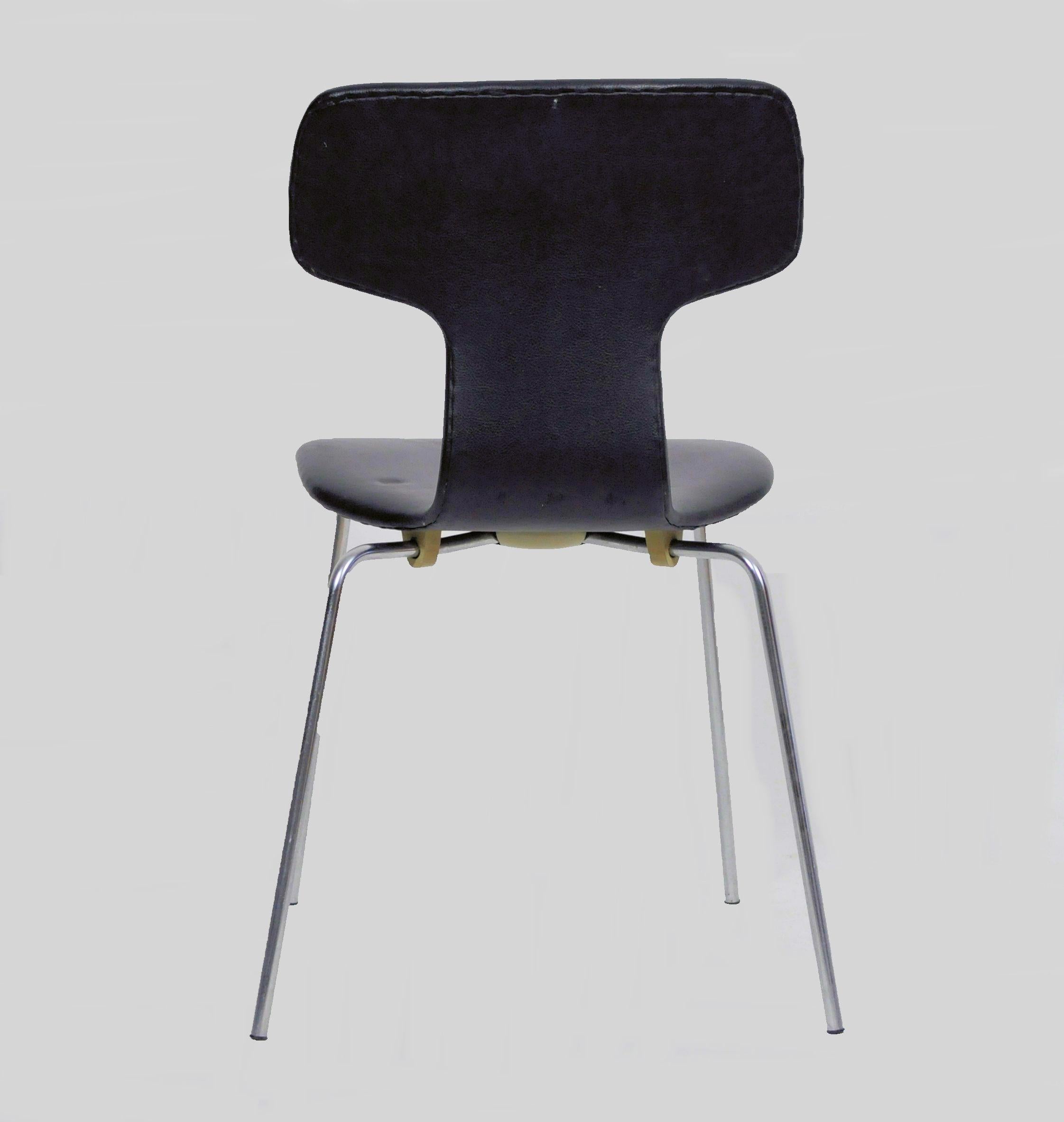 Milieu du XXe siècle Ensemble de huit chaises en T ou chaises à marteau Arne Jacobsen des années 1960 par Fritz Hansen en vente