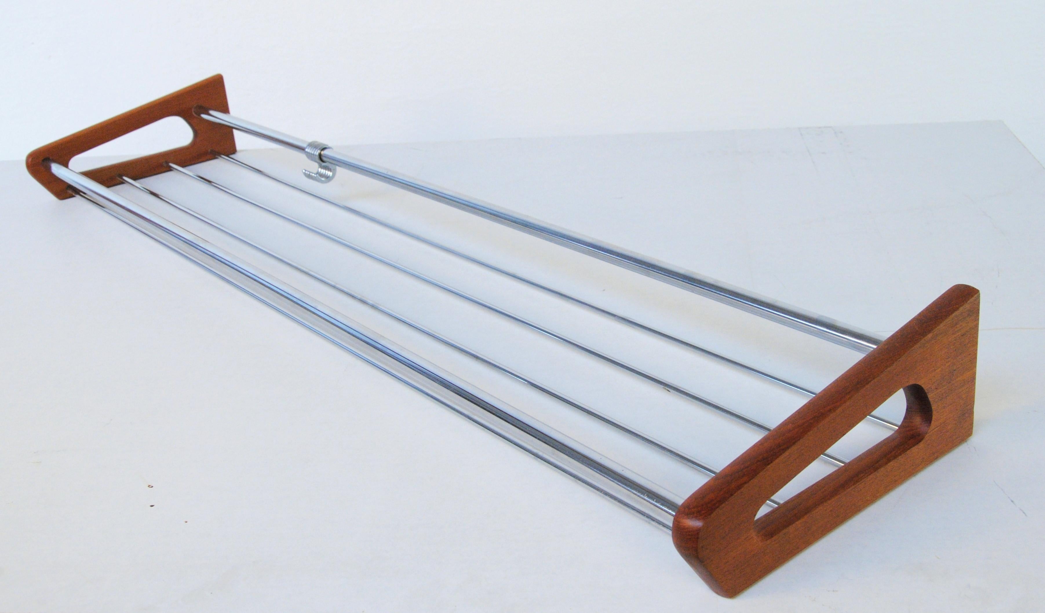 1960'S Borge Mogensen Vollständig restaurierte Hutablage / Garderobe aus Teakholz und Stahl (Skandinavische Moderne) im Angebot