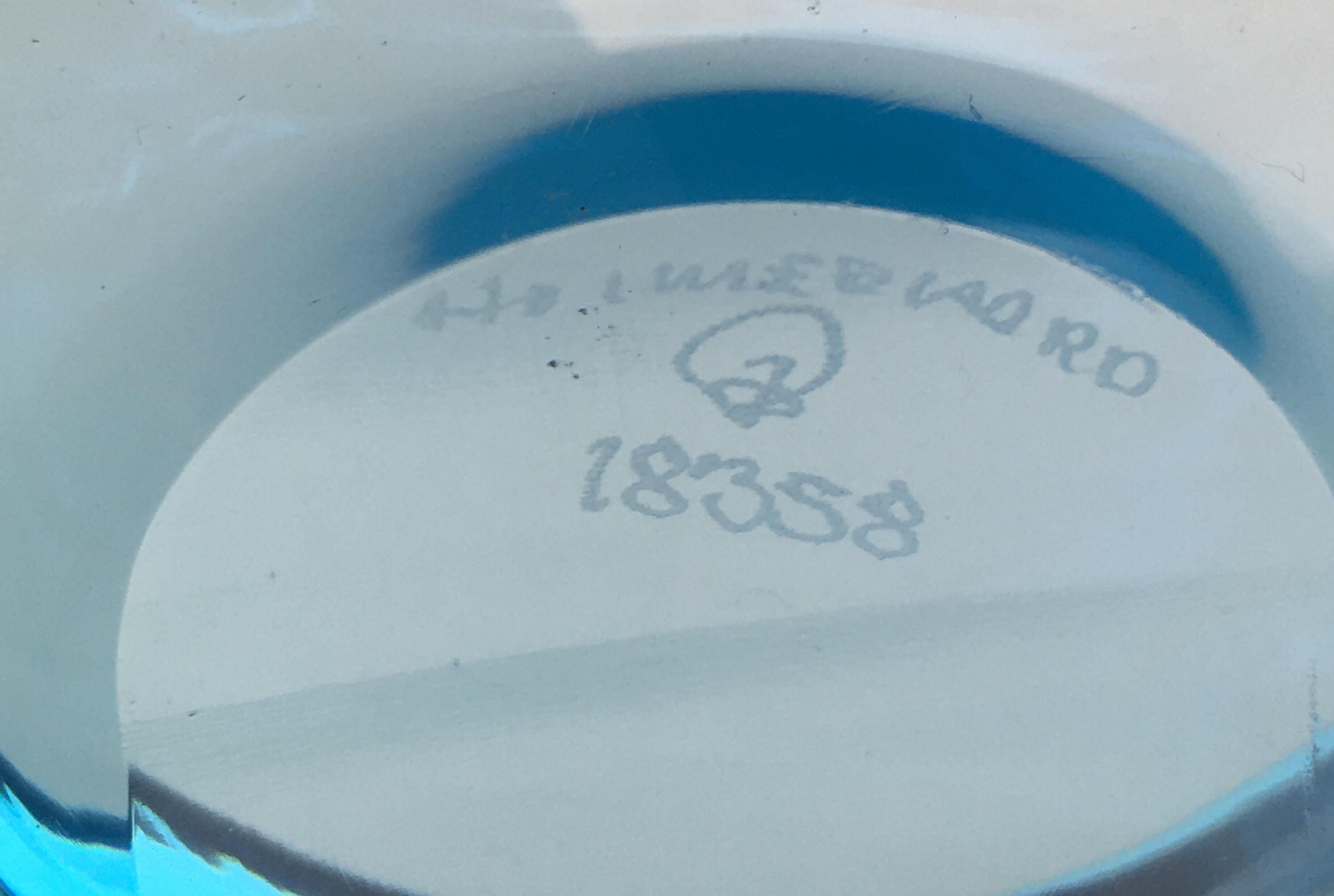 1960er Jahre Dänischer Aschenbecher aus mundgeblasenem blauem Glas, Schale von Per Lütken für Holmegaard im Angebot 3