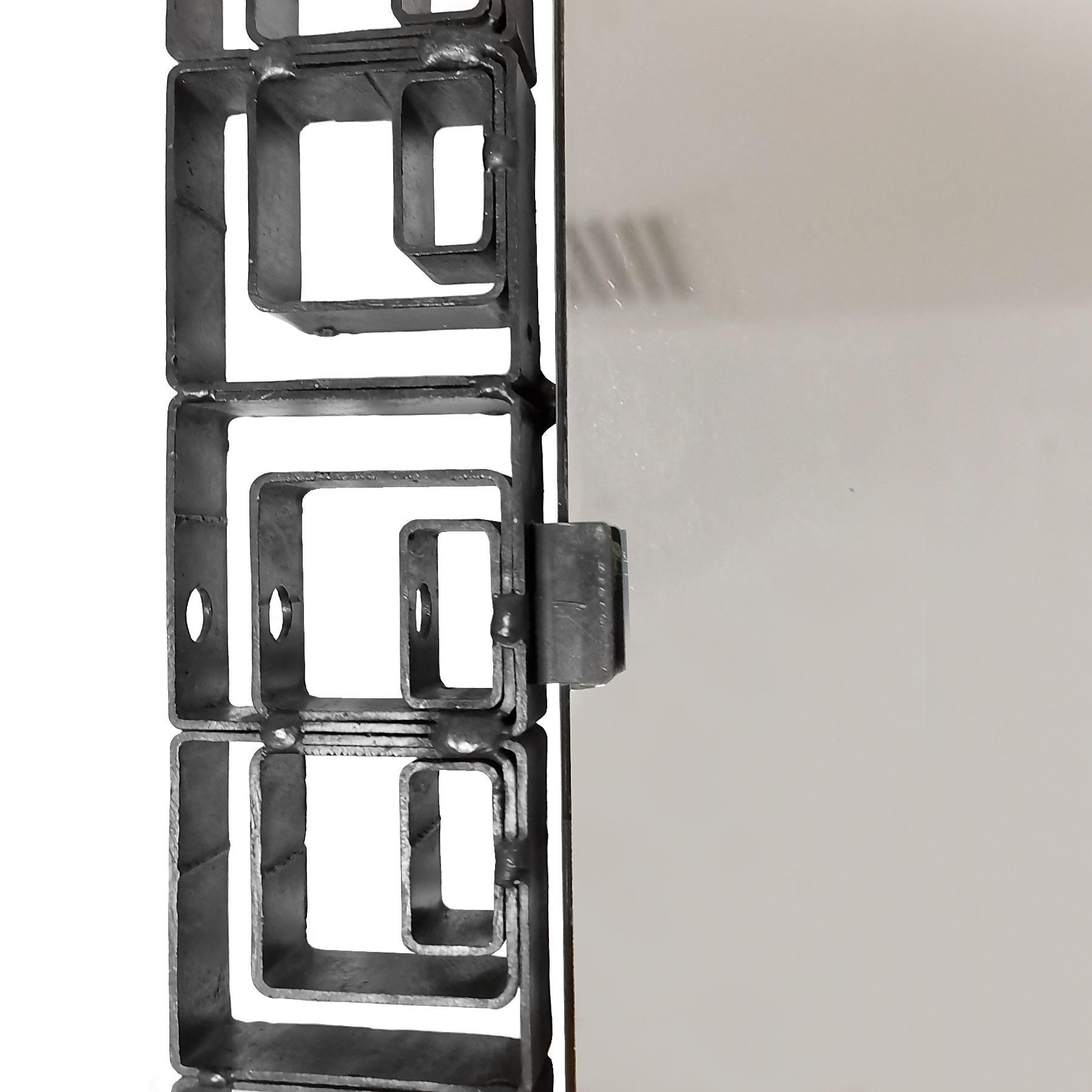 Faltes Paar moderner Spiegel aus der Mitte des Jahrhunderts, Schmiedeeisenrahmen, schwarze Patina-Italien im Zustand „Gut“ im Angebot in Girona, ES