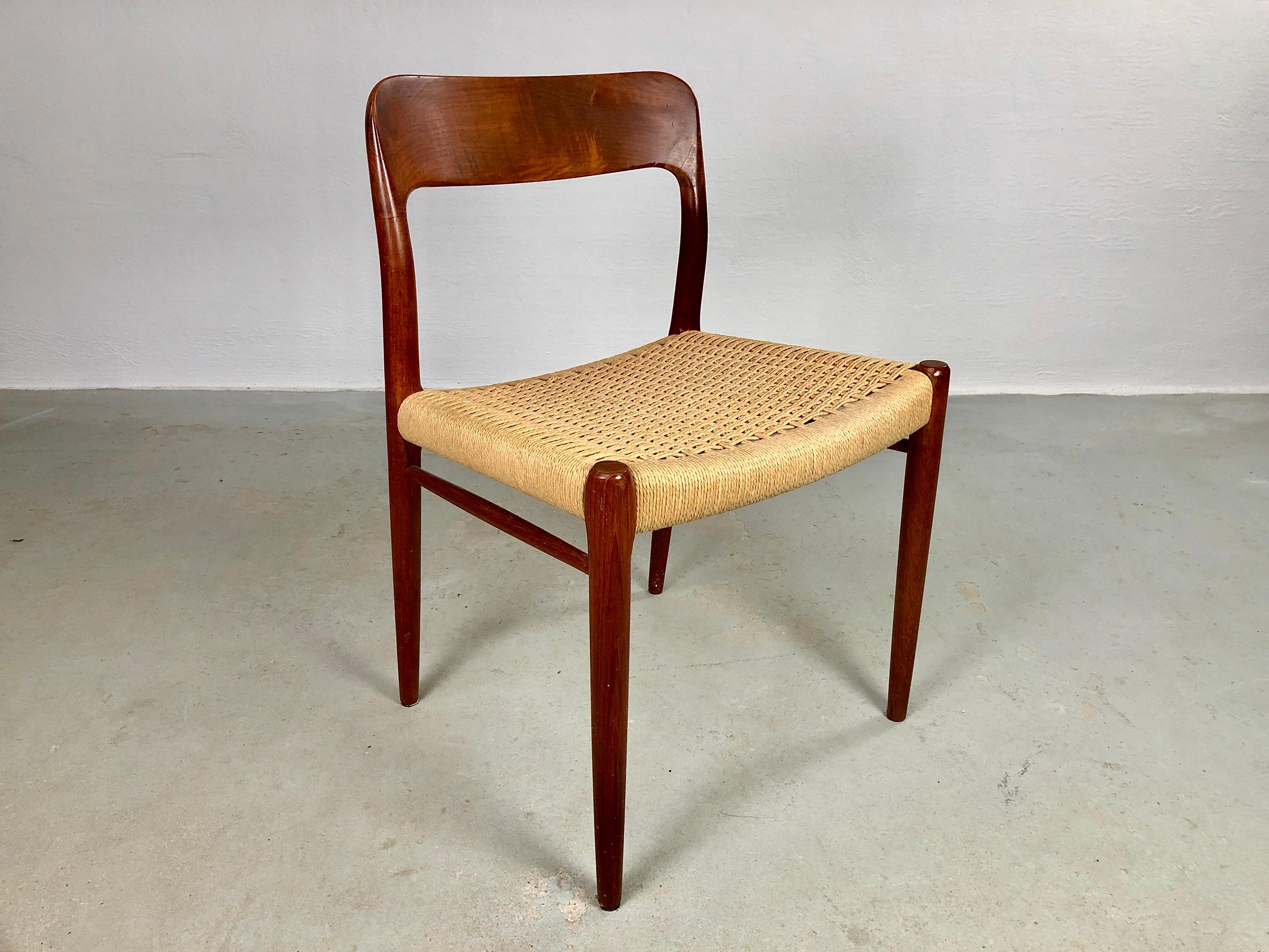 1960's Vier vollständig restaurierte Niels Otto Moller Teakholz Esszimmerstühle Papercord Sitze im Angebot 3
