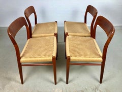 Quattro sedie da pranzo in teak Niels Otto Moller del 1960, completamente restaurate, con sedili in papercord