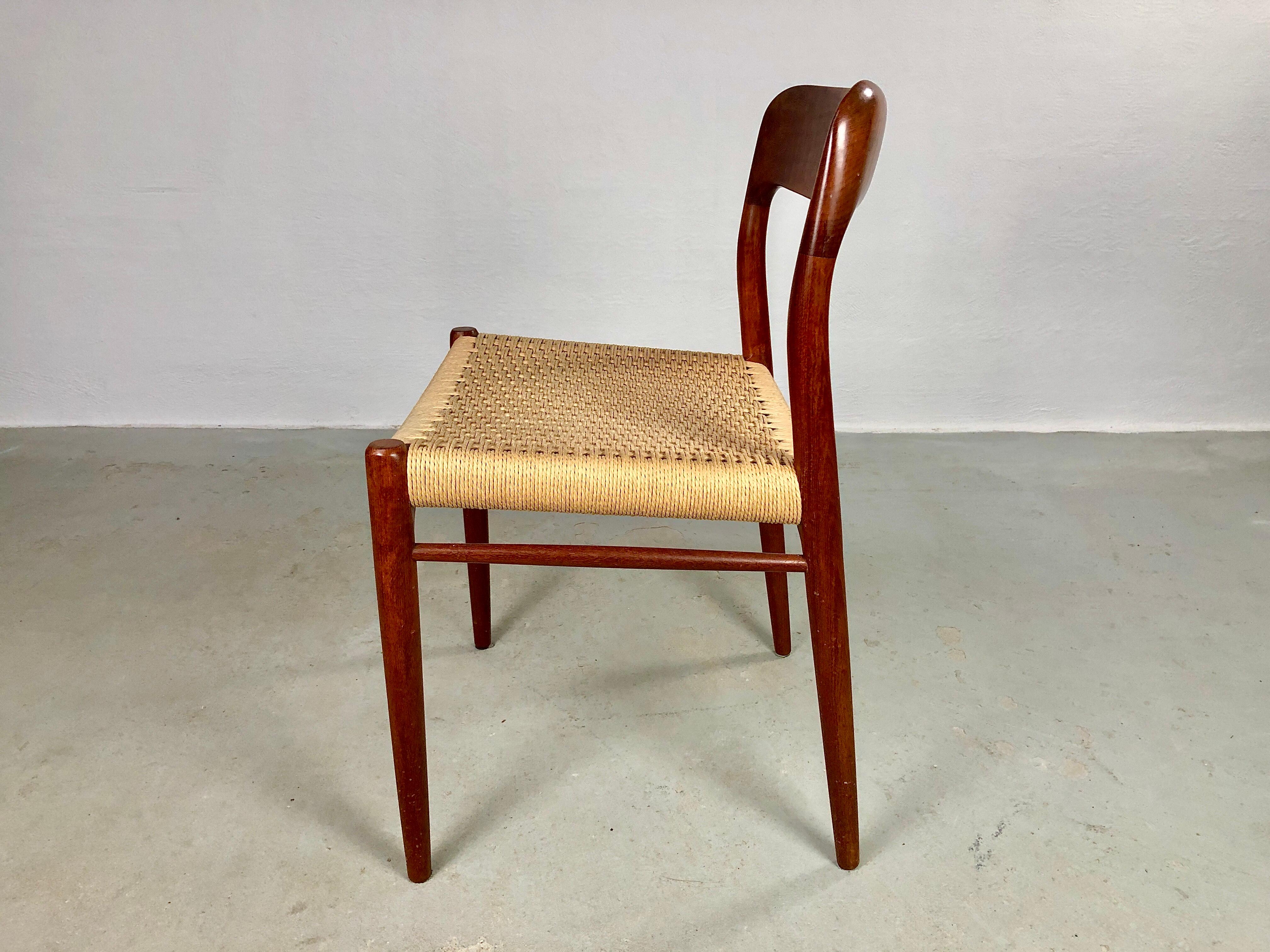 1960's Four Fully Restored Niels Otto Moller Teak Dining Chairs Papercord Seats Bon état - En vente à Knebel, DK