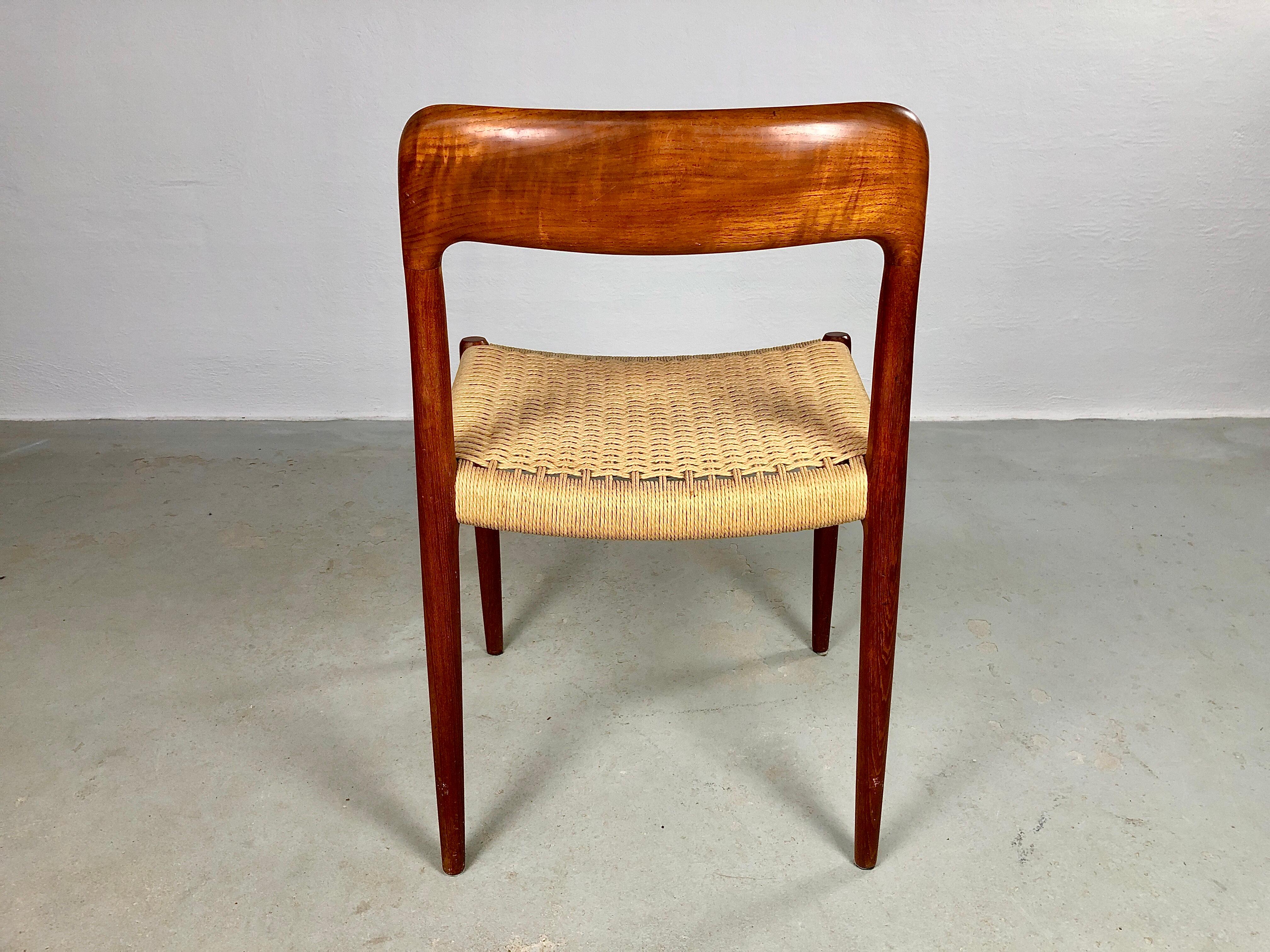 1960's Vier vollständig restaurierte Niels Otto Moller Teakholz Esszimmerstühle Papercord Sitze (Papierkordel) im Angebot