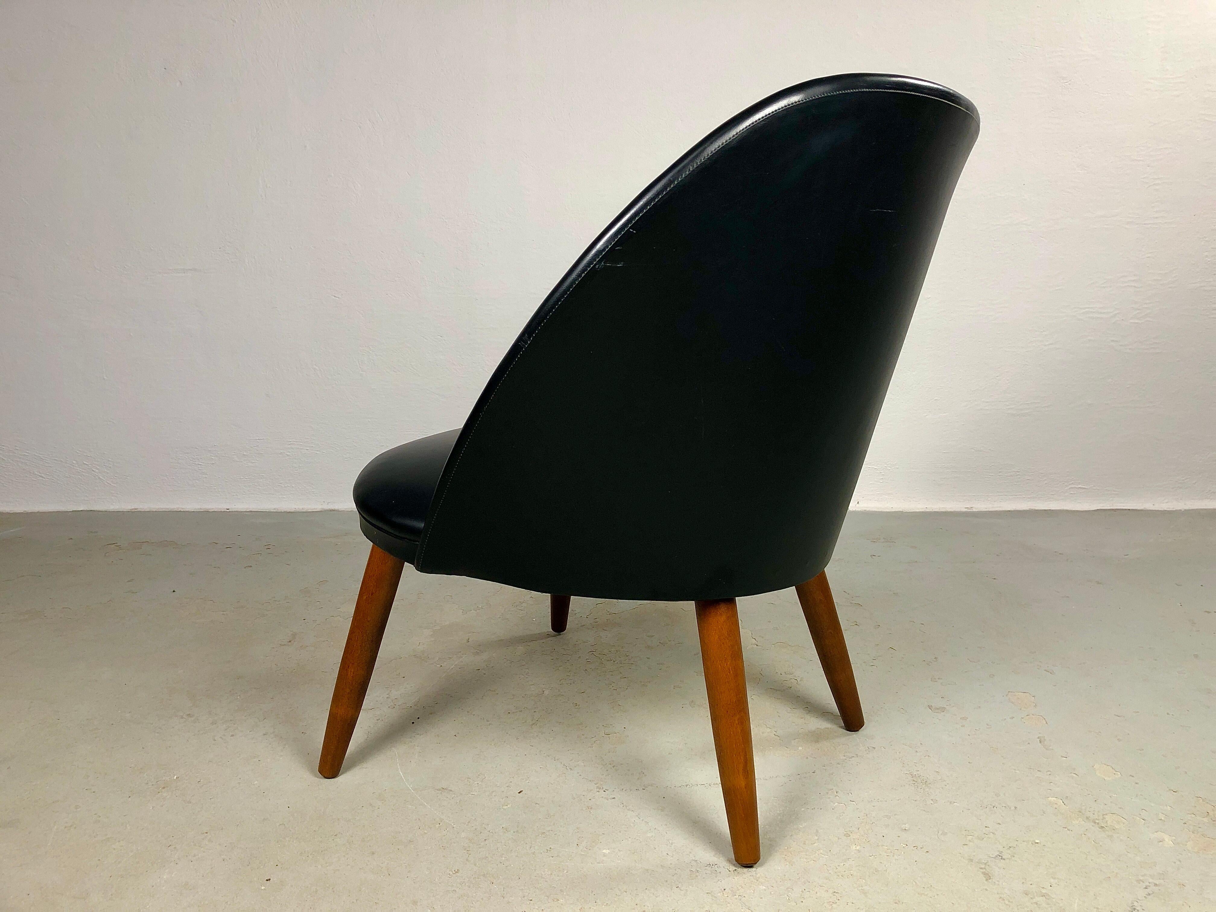 Mid-20th Century 1960's Fully Restored Danish Lounge Chair Reupholstered in Black Leather For Sale