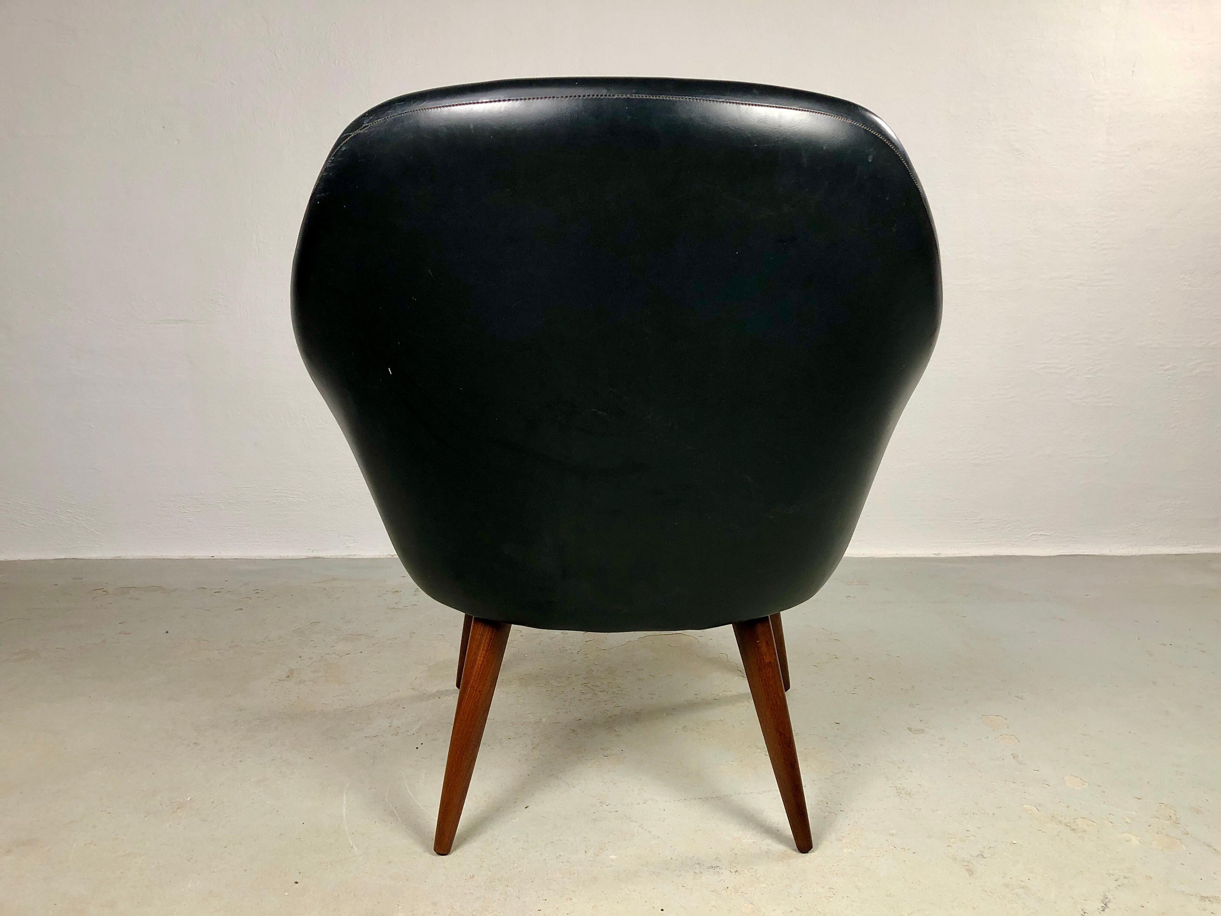 1960´s Fully Restored Danish Lounge Chair Reupholstered in Black Leather 1