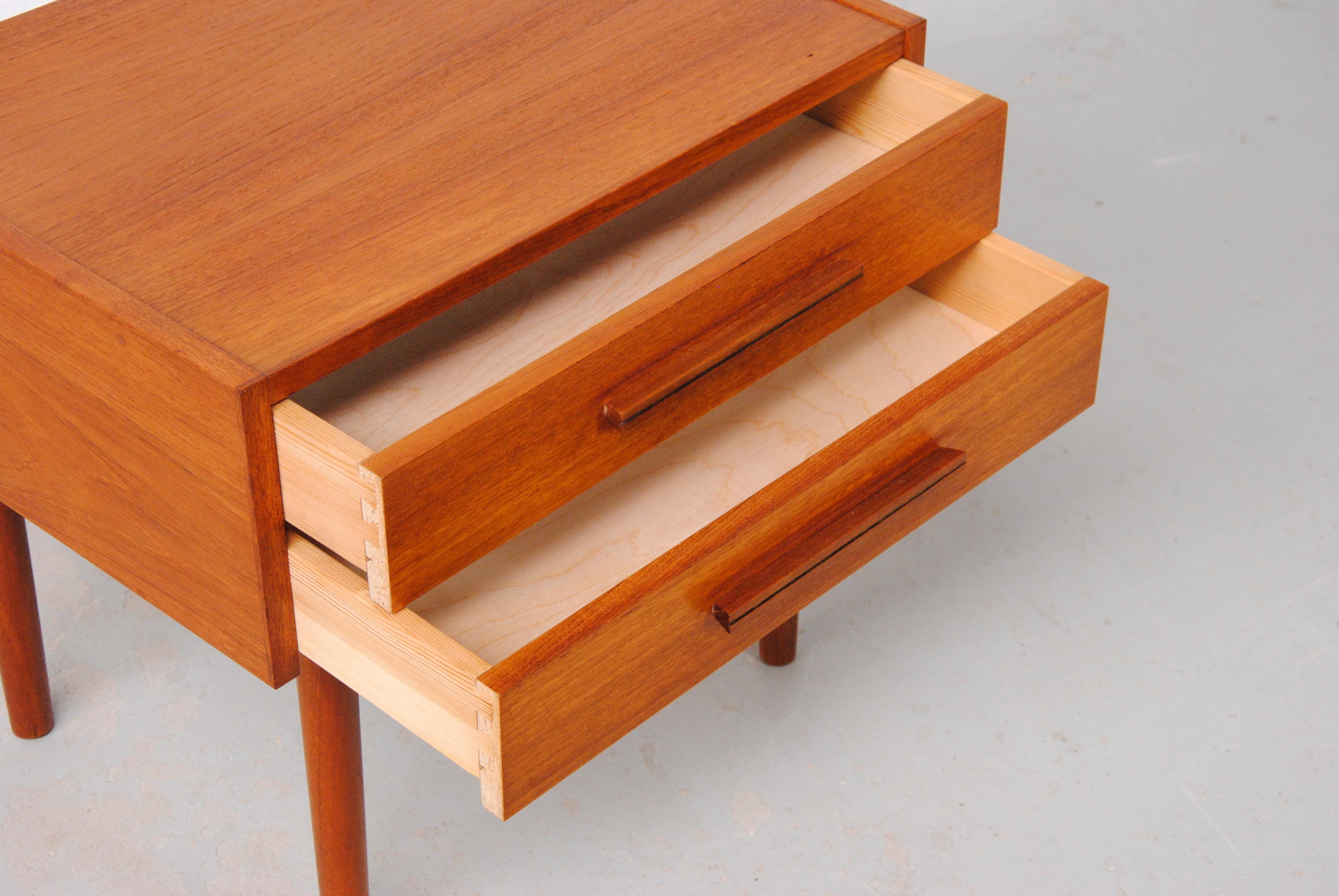 1960´s Fully Restored Danish Teak Chest of Drawers - Nightstand In Good Condition For Sale In Knebel, DK