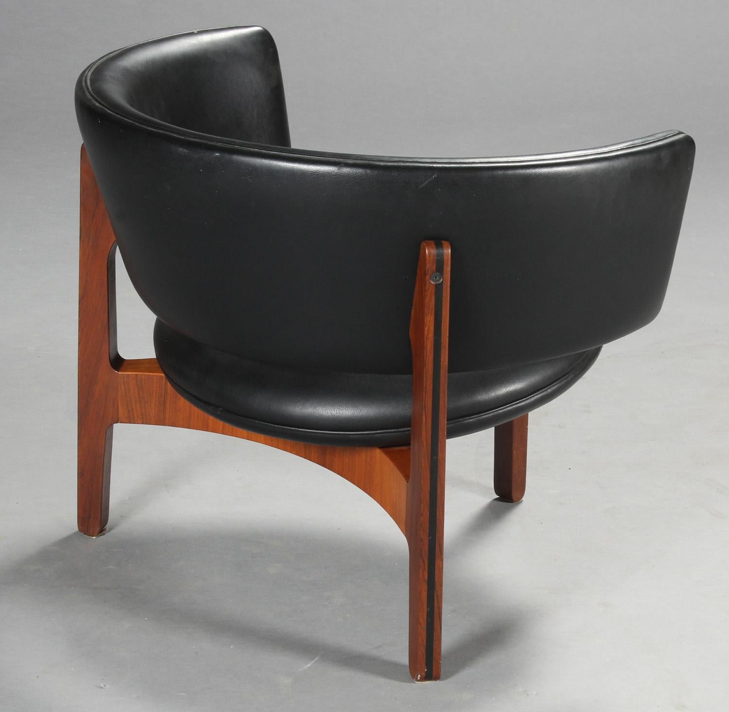 1960s Fully Restored Sven Ellekaer Danish Rosewood Easy Chair by Chr. Linneberg In Excellent Condition In Knebel, DK