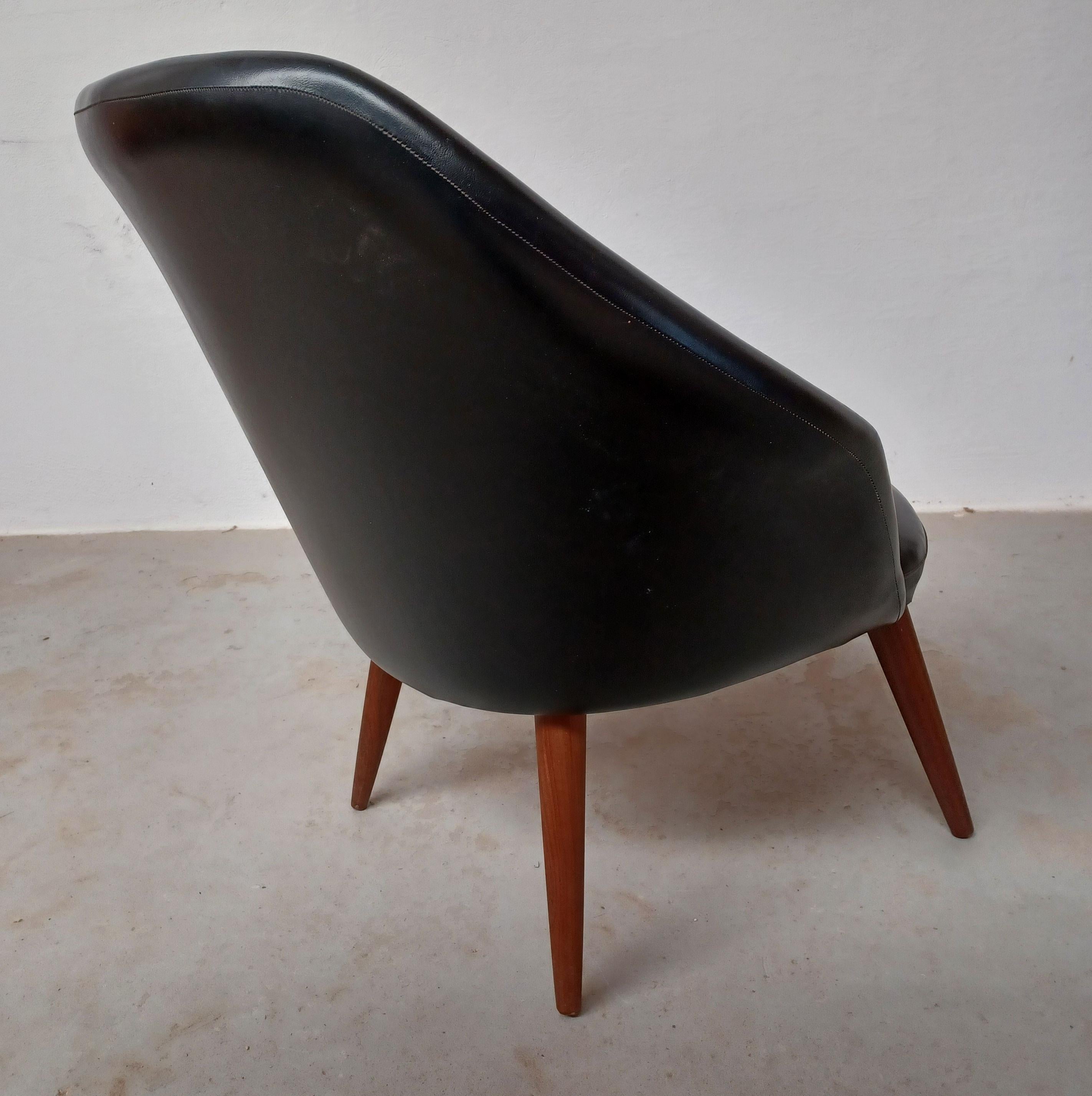 Deux chaises longues Ejvind Johansson des années 1960 entièrement restaurées et personnalisables en vente 4
