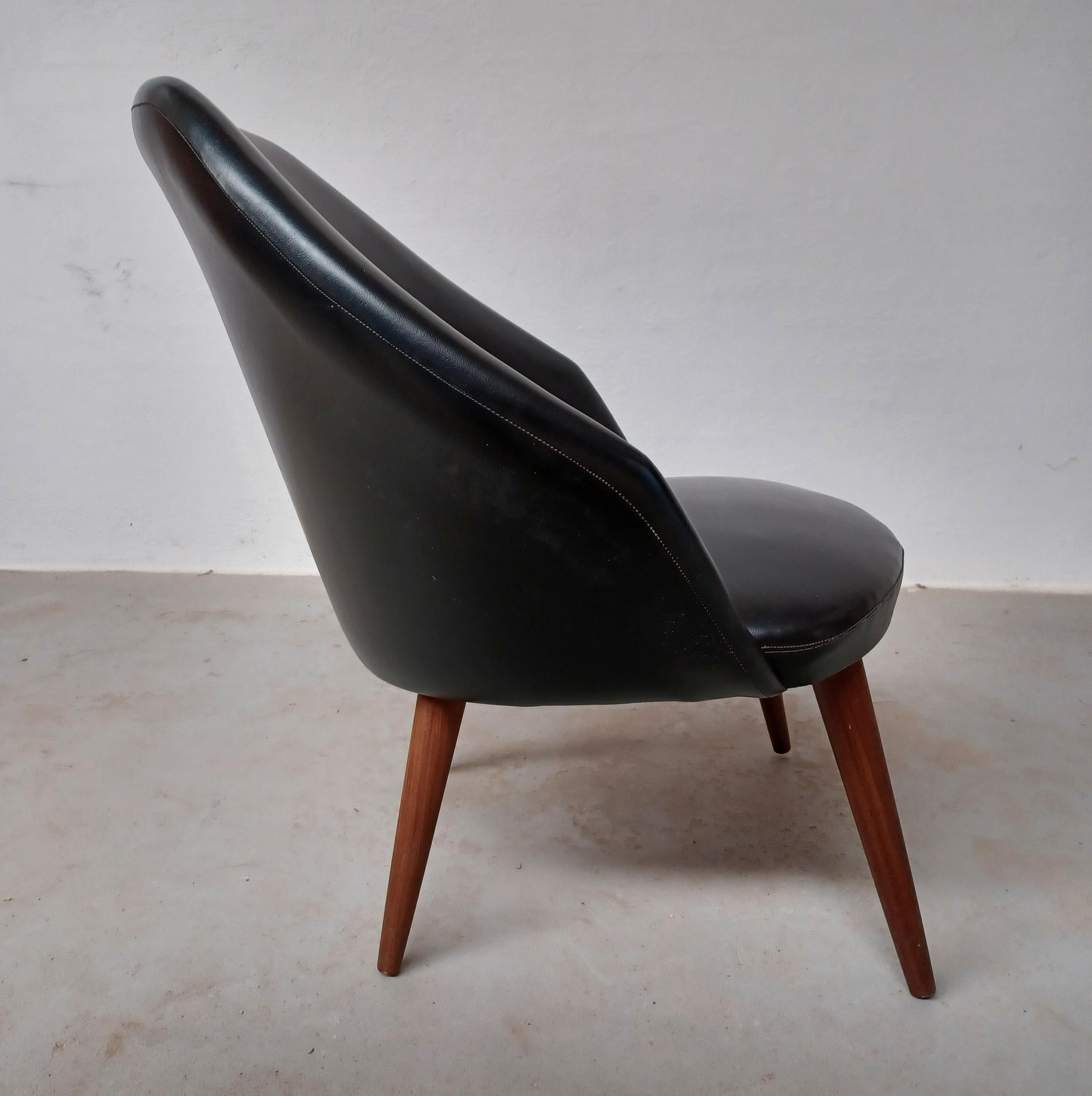 Deux chaises longues Ejvind Johansson des années 1960 entièrement restaurées et personnalisables en vente 5