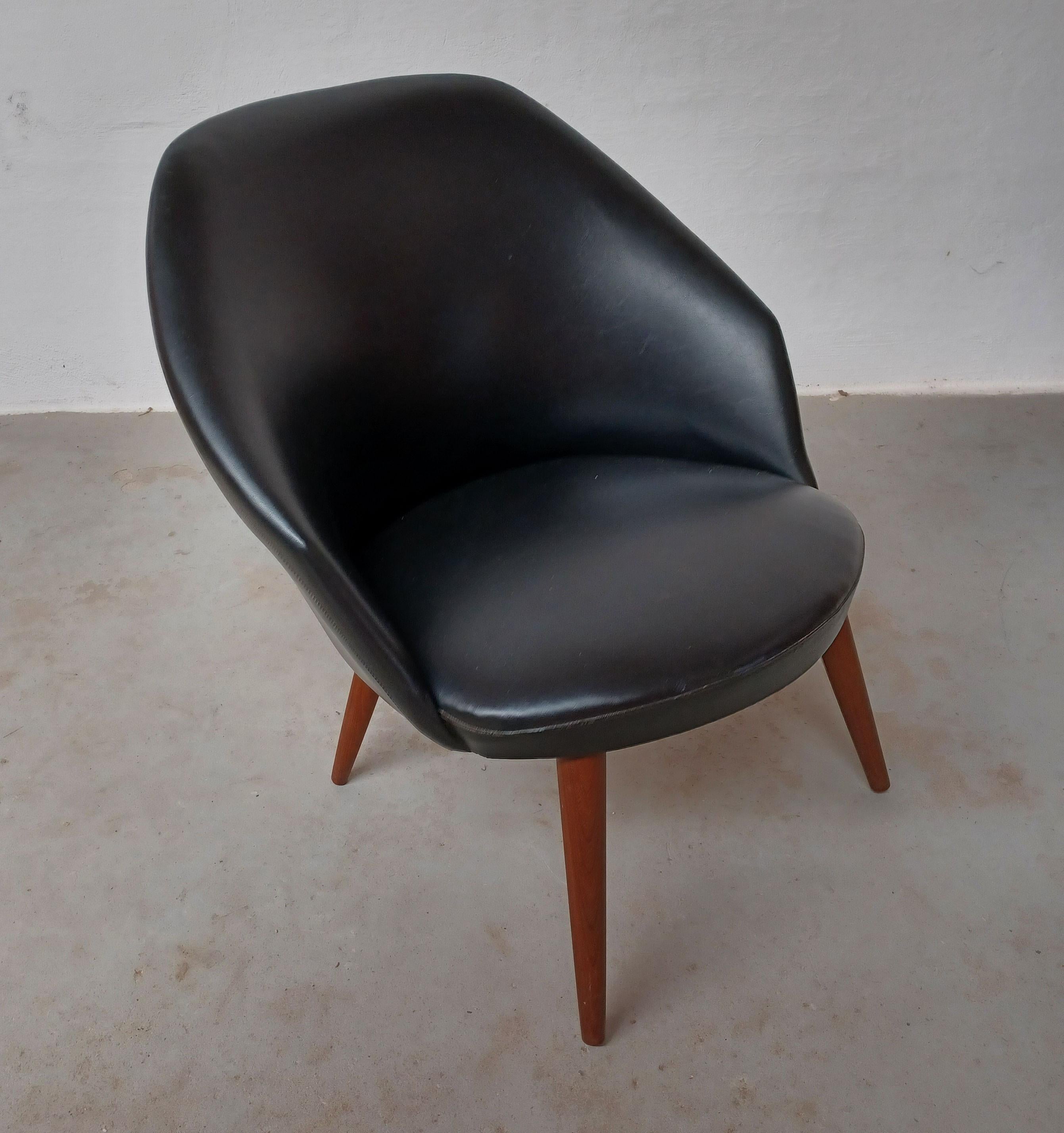 Deux chaises longues Ejvind Johansson des années 1960 entièrement restaurées et personnalisables en vente 6
