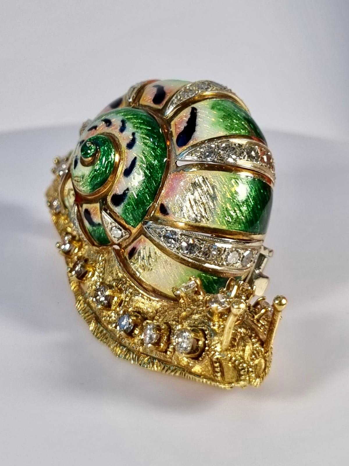 Aesthetic Movement 1960's Italian Enamel Snail in 18k Gold and Diamonds Brooche For Sale