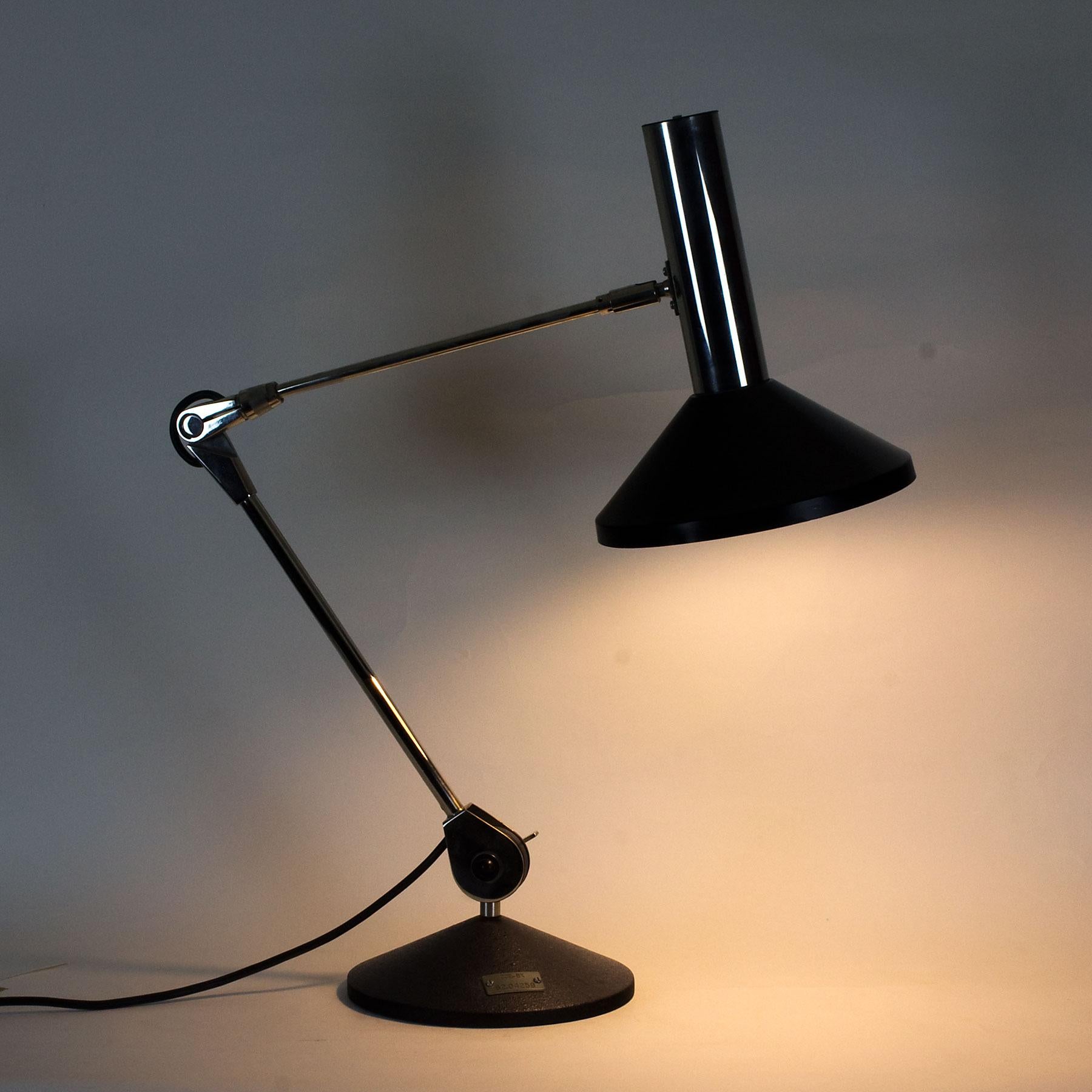  Large Articulated  Mid-Century Modern Chrome-Plated Desk Lamp - Belgium, 1960s For Sale 3