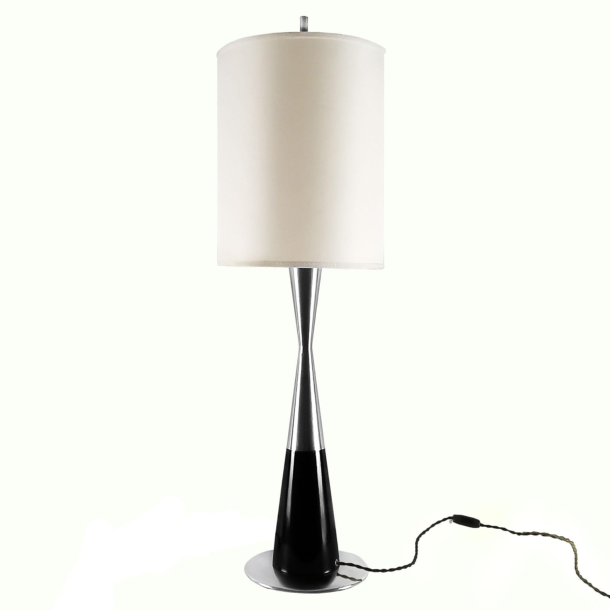Large table lamp, brushed steel and stained and varnished wood, white fabric lampshade.
Model: 8058
Maker: STILNOVO (label)

Italy c. 1960.