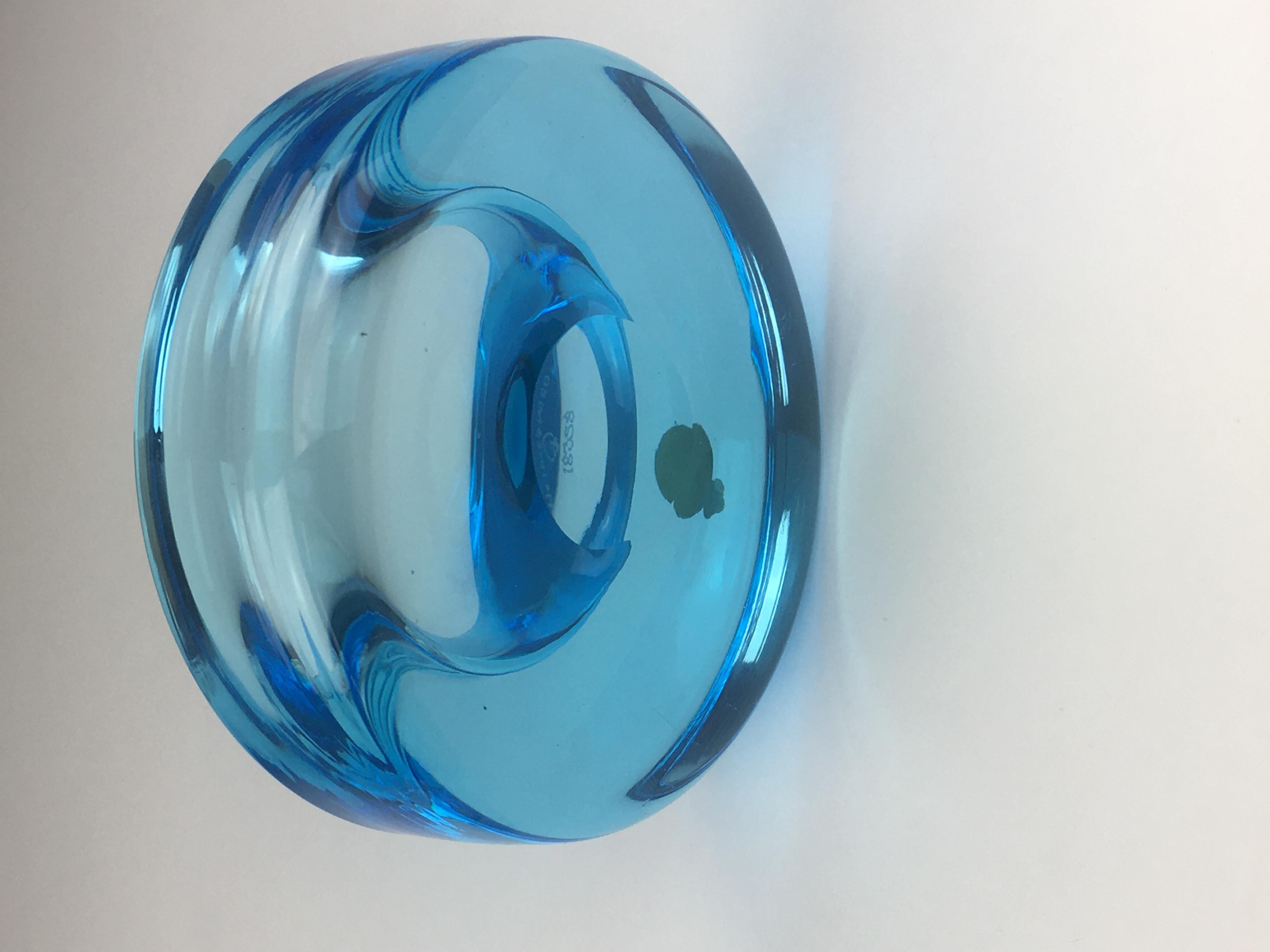 1960er Jahre Prototyp eines mundgeblasenen Aschenbechers aus blauem Glas, Schale von Per Lütken für Holmegaard im Angebot 1
