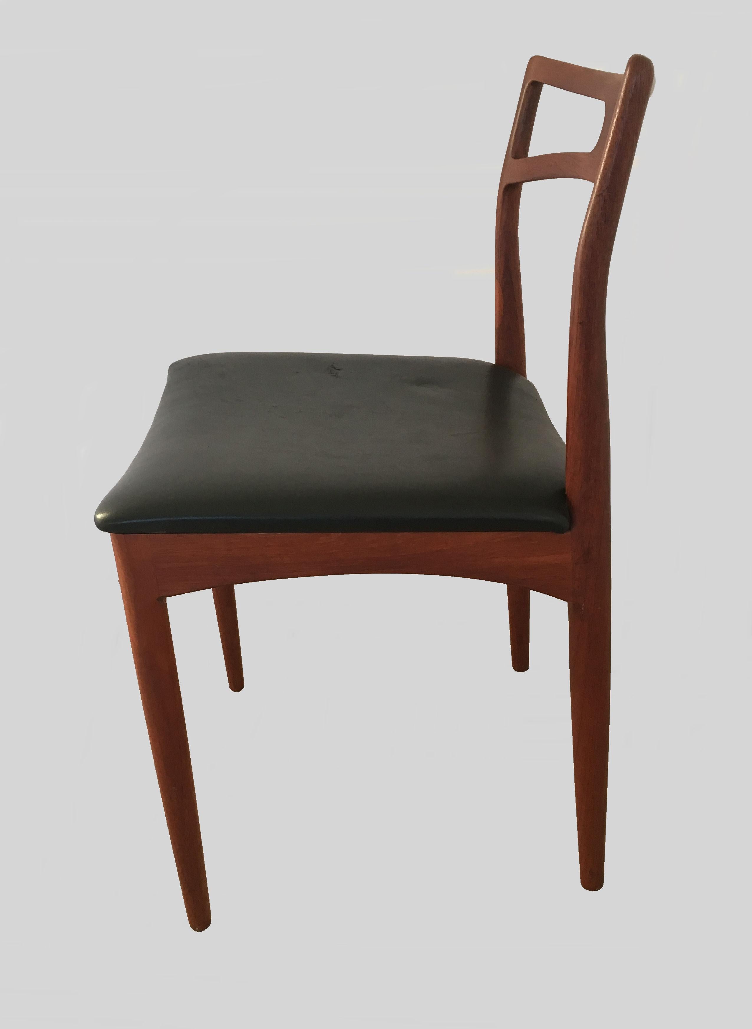 Danish 1960s Set of Eight Johannes Andersen Dining Chairs in Teak, Inc. Reupholstery
