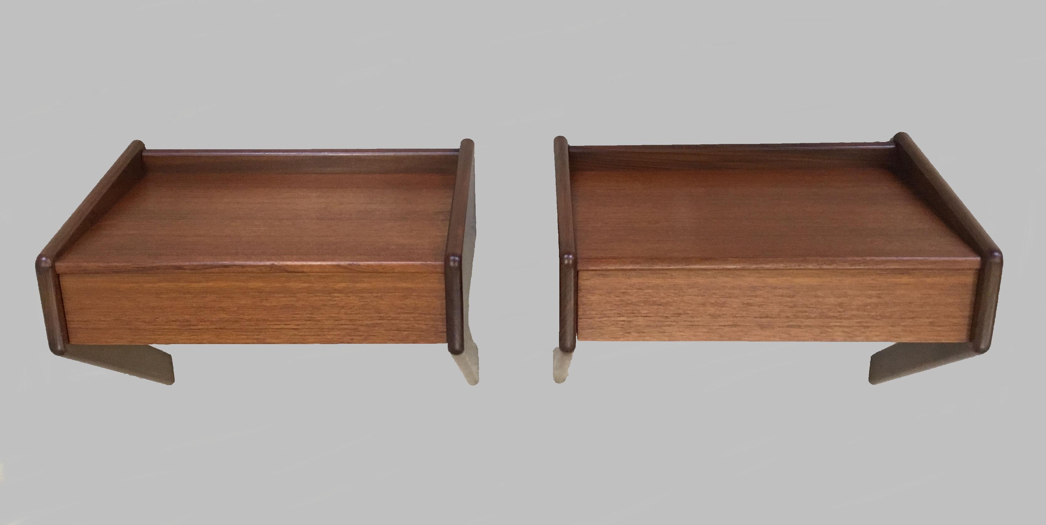 Scandinavian Modern 1960s Set of two Danish Sigfred Omann Floating Nightstands in Teak by Oelholm