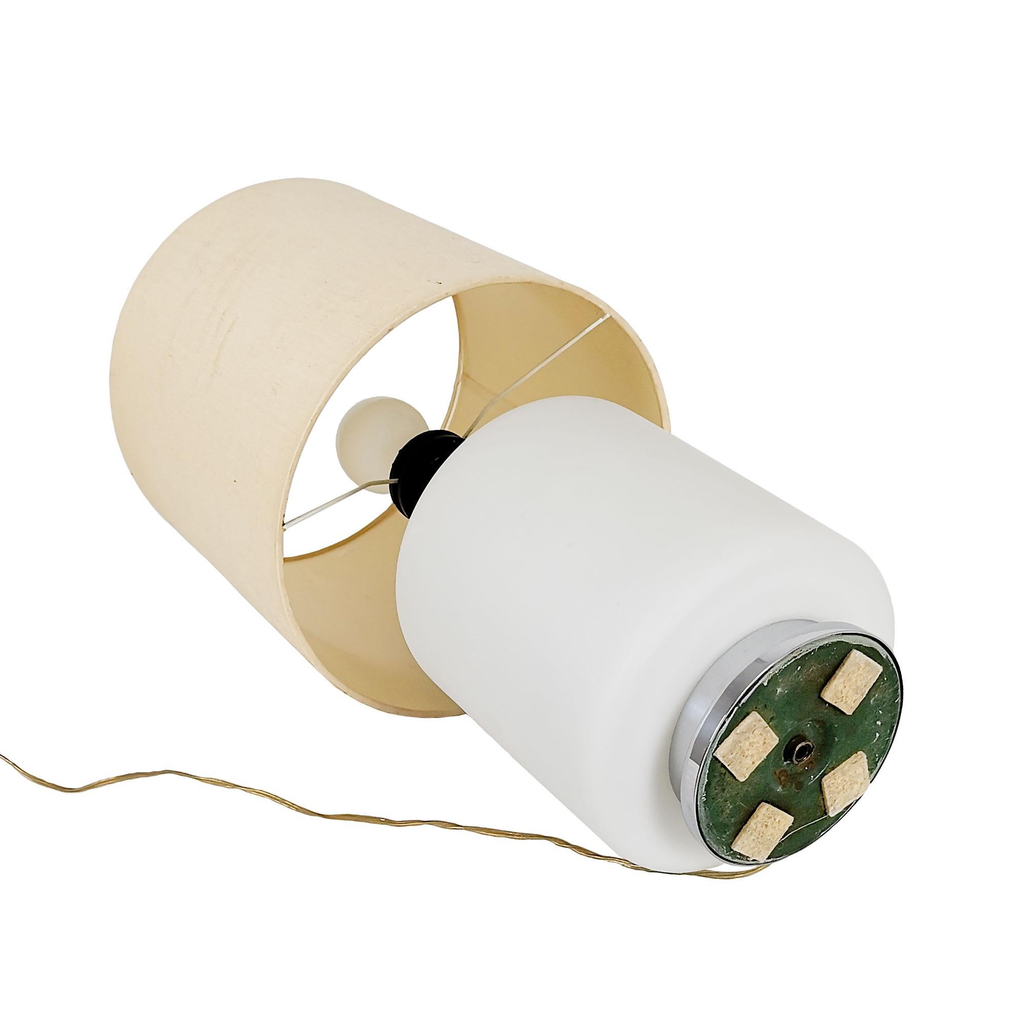 italien Lampe de bureau moderne du milieu du siècle dernier avec système de double éclairage - Italie, années 1960 en vente