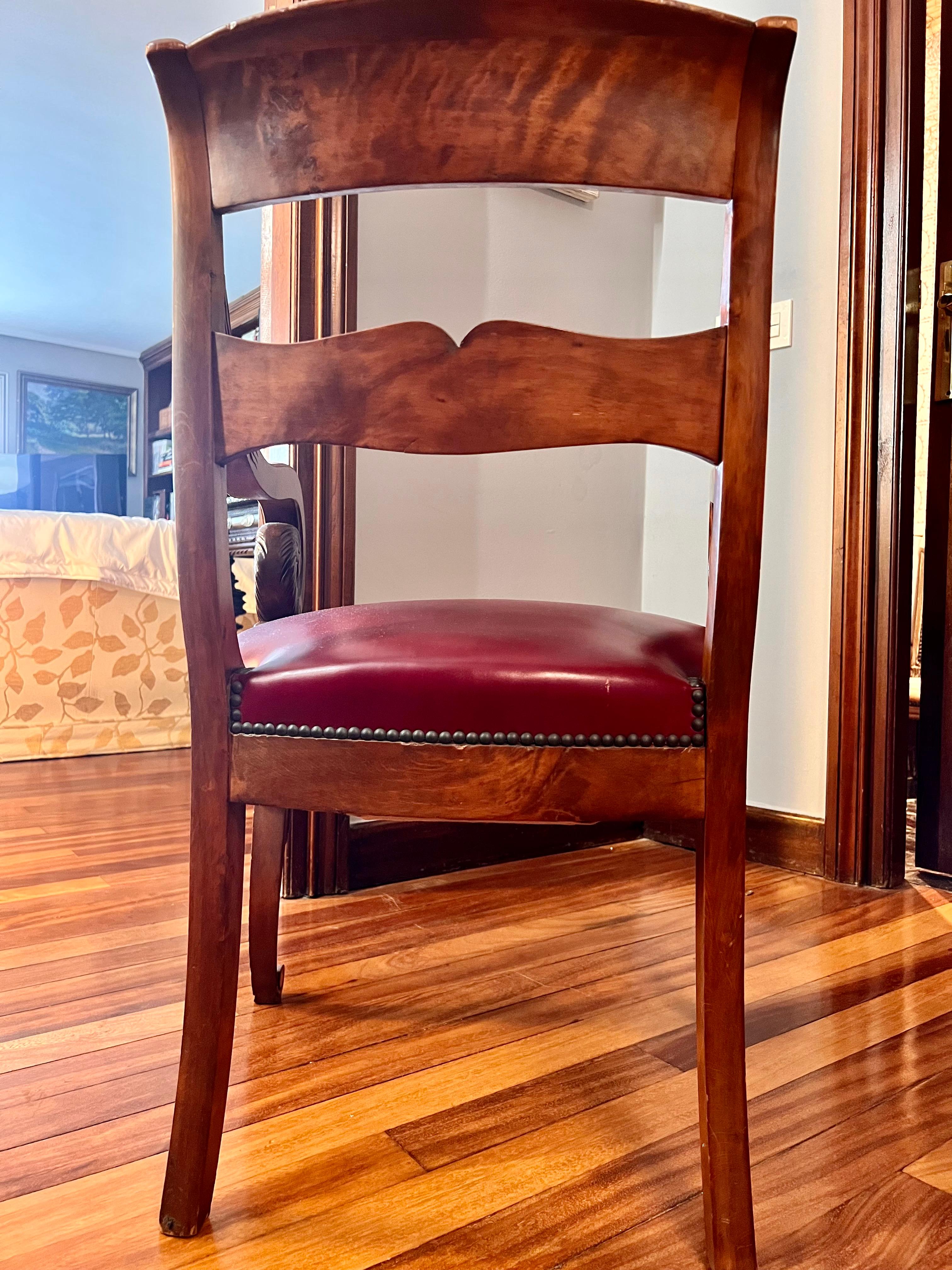 1960´S, Walnut Arm Chair Bierdemeir Style with Bordeaux Leather Upholstery In Good Condition For Sale In BILBAO, ES