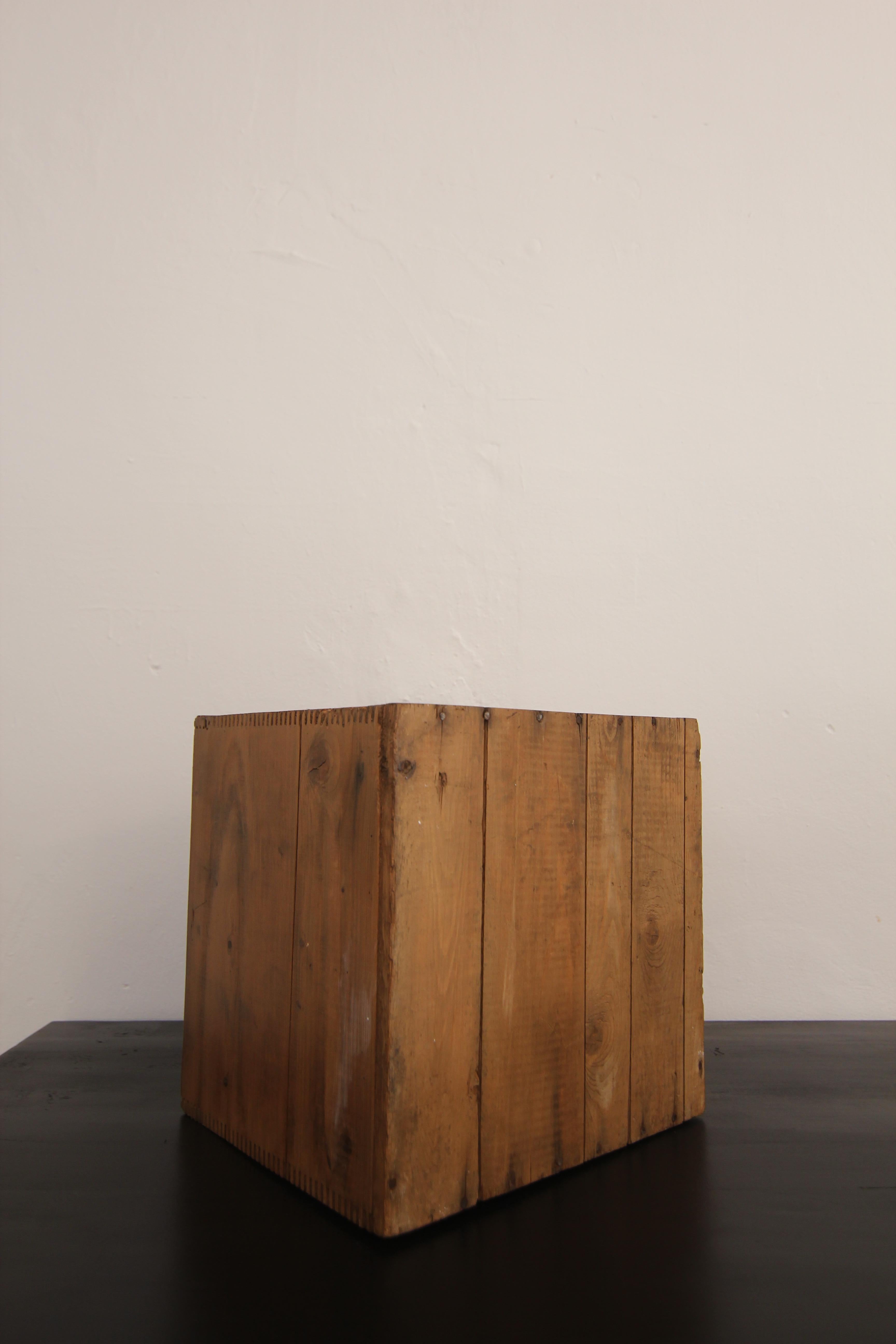 Caja de madera de los años 60 en venta 1