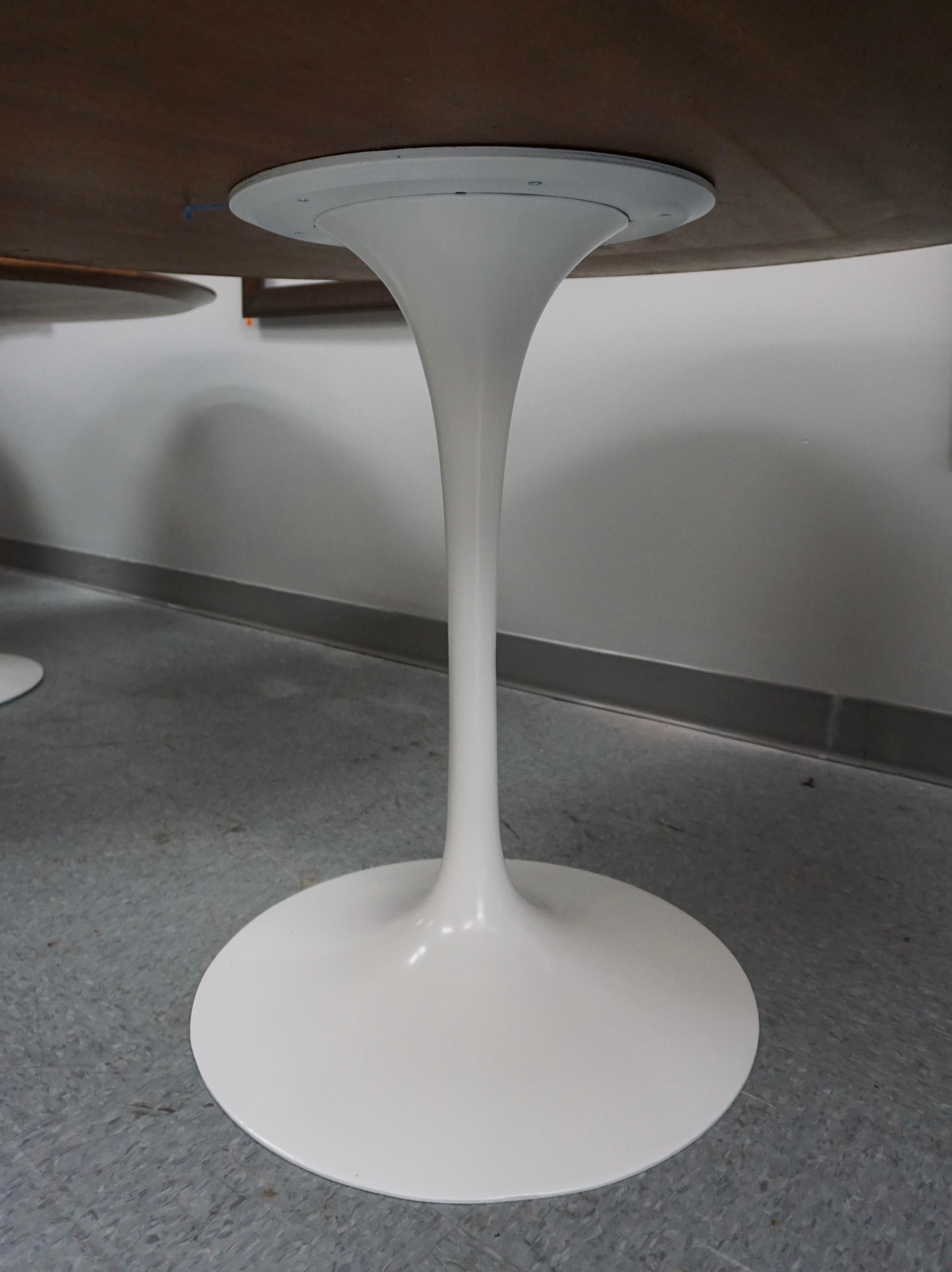 Mid-Century Modern 1960 Saarinen Walnut Tulip Table For Sale