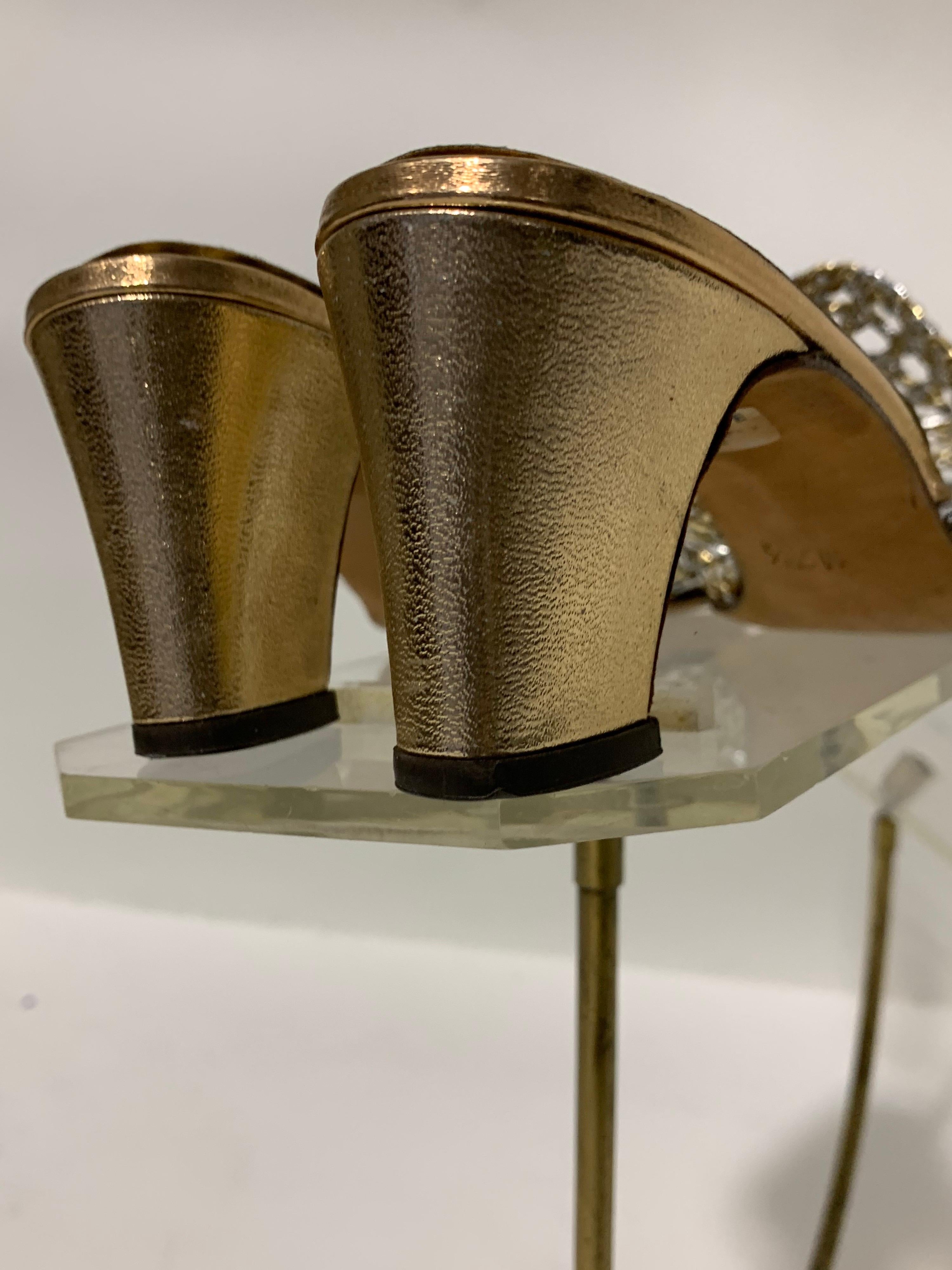 1960 Saks Fifth Avenue Silver & Gold Basket Weave Mod Slide Shoe Size 7.5M In Good Condition For Sale In Gresham, OR