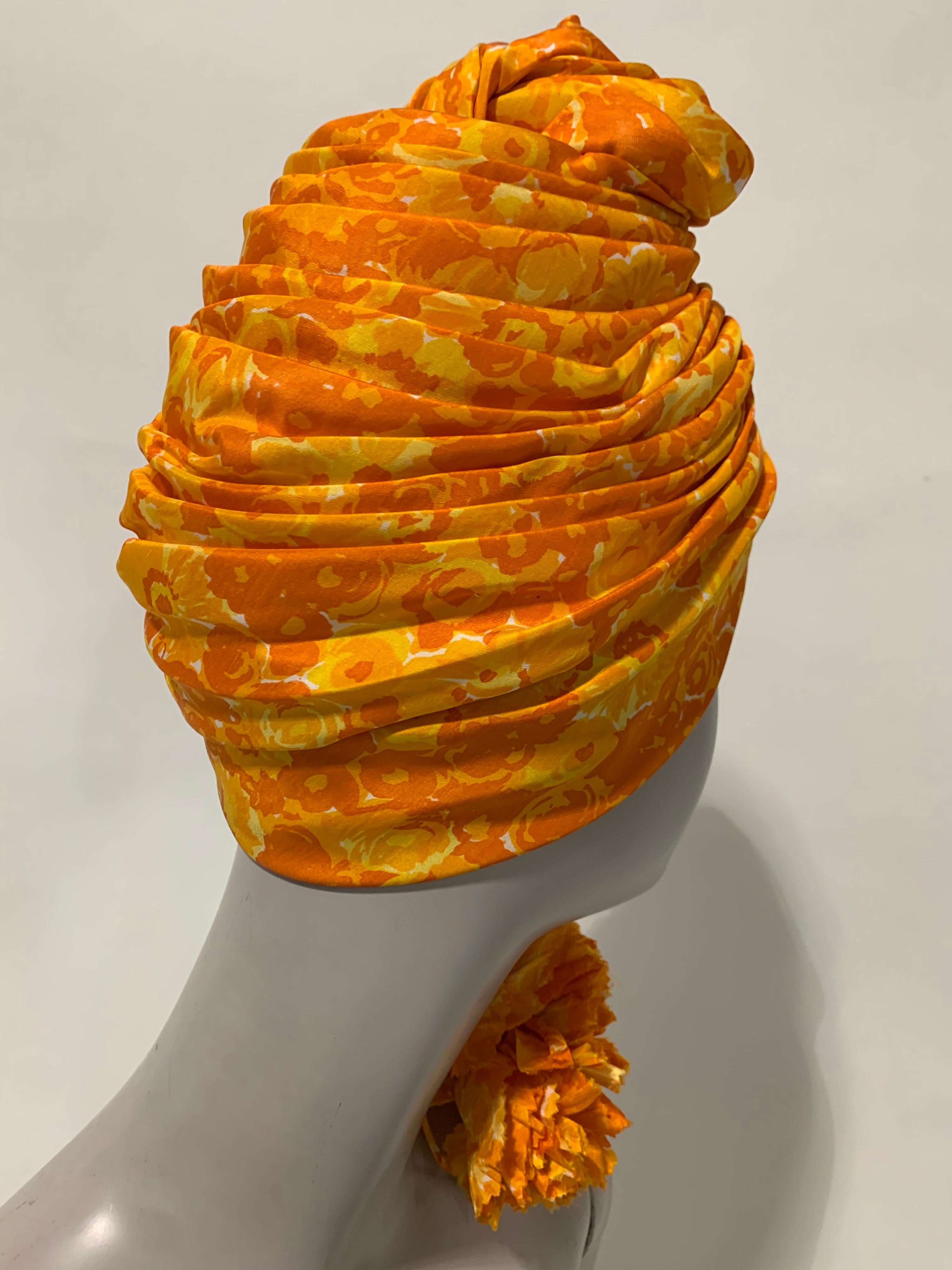 Saks - Turban en soie orange et jaune à imprimé floral avec nœud torsadé et corsage, 1960  en vente 4