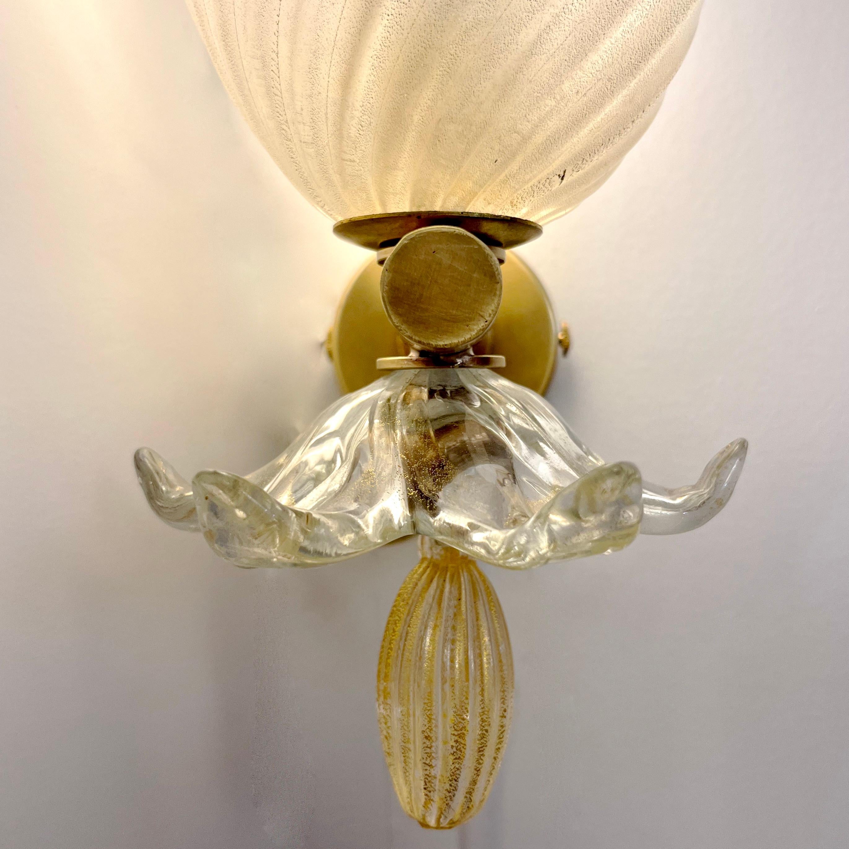 1960 Seguso Italian Art Deco Design Crystal Gold Murano Glass Brass Bowl Sconces In Excellent Condition In New York, NY