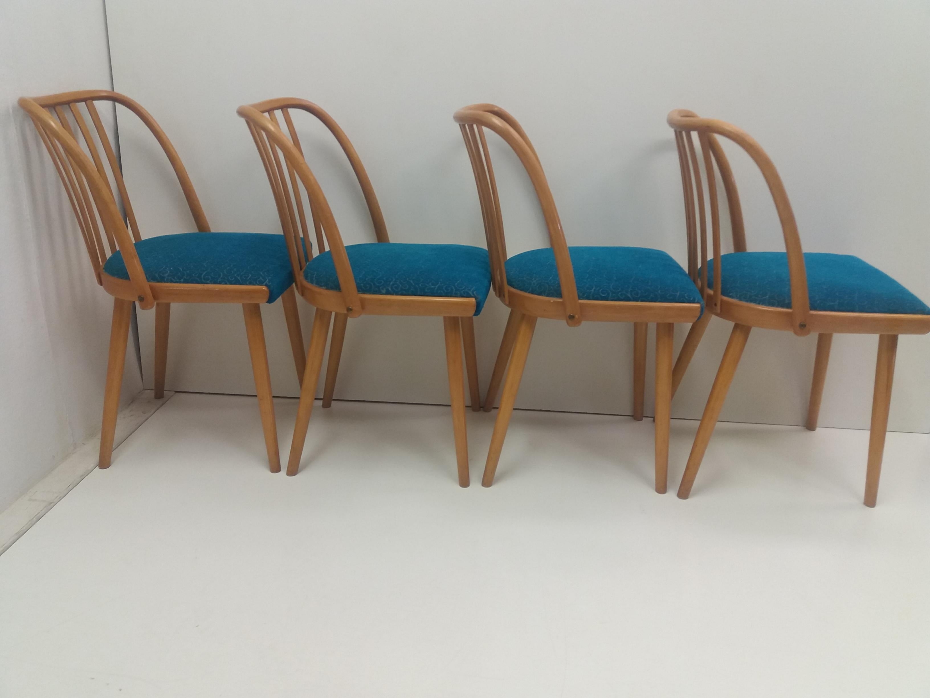 Ensemble de 4 chaises rétro design de 1960, Antonn uman pour Ton, Tchécoslovaquie Bon état - En vente à Praha, CZ