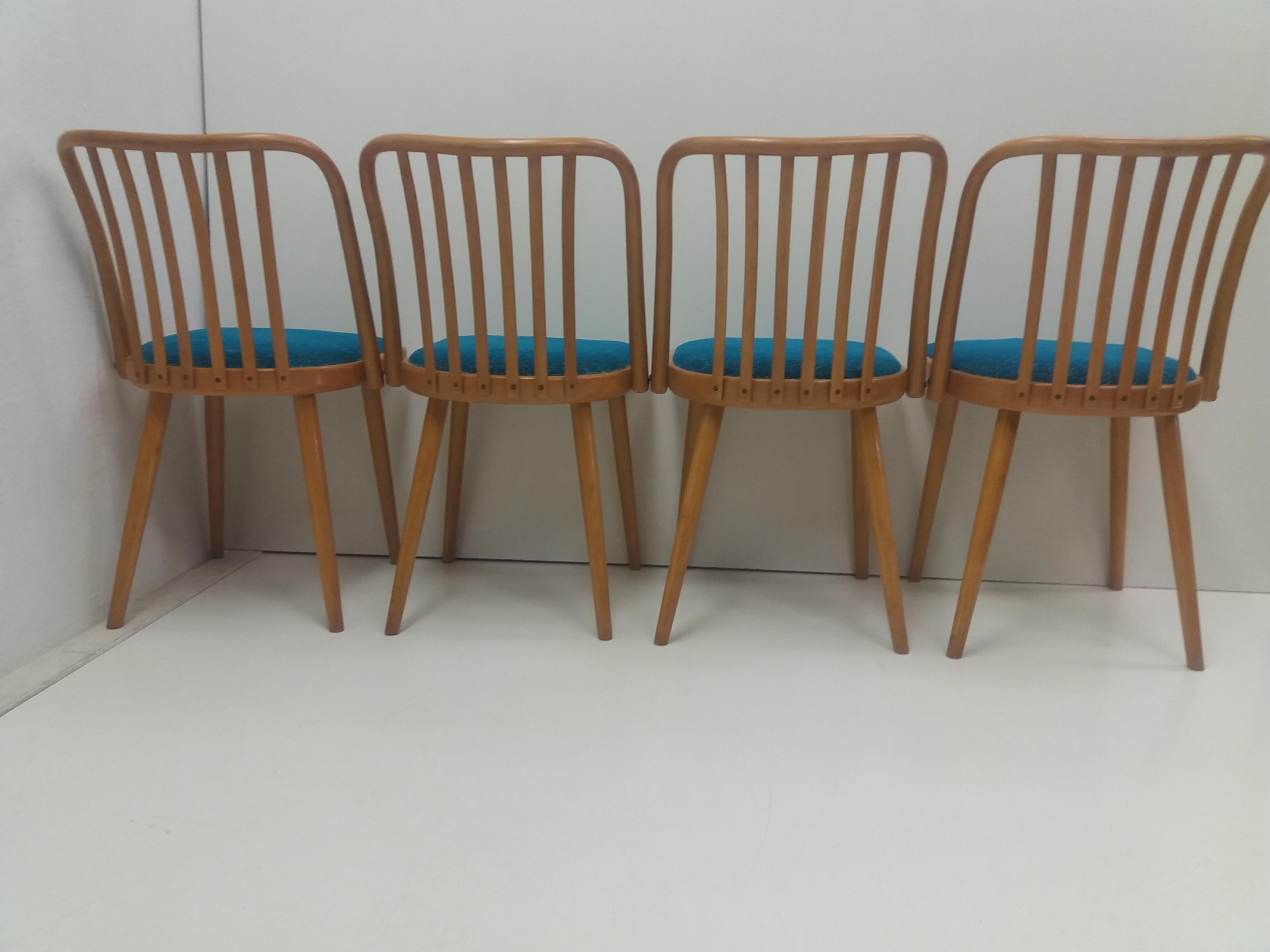 Milieu du XXe siècle Ensemble de 4 chaises rétro design de 1960, Antonn uman pour Ton, Tchécoslovaquie en vente