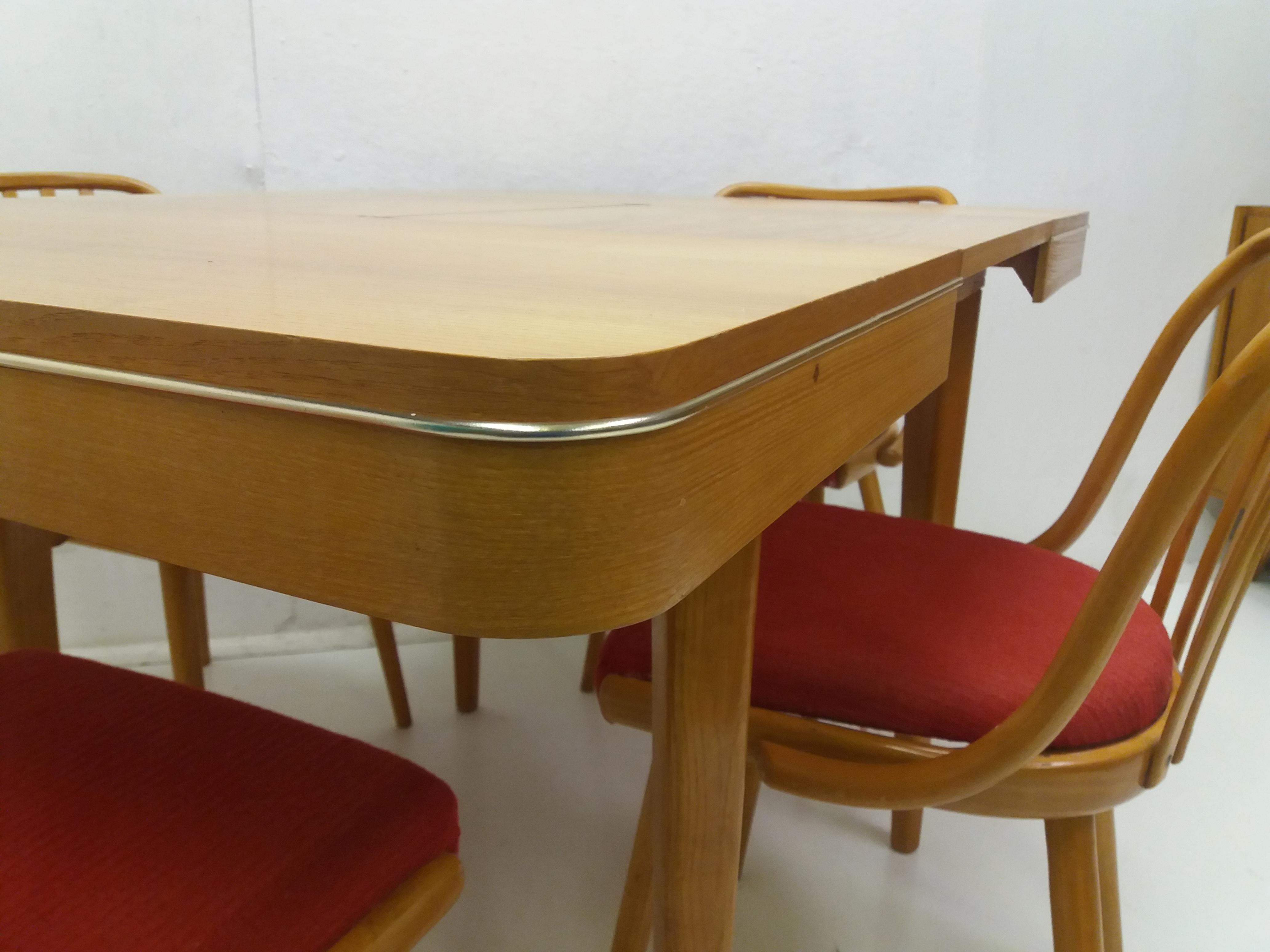 1960 Set of 4 Retro Suman Chairs and Table, Czechoslovakia In Good Condition For Sale In Praha, CZ