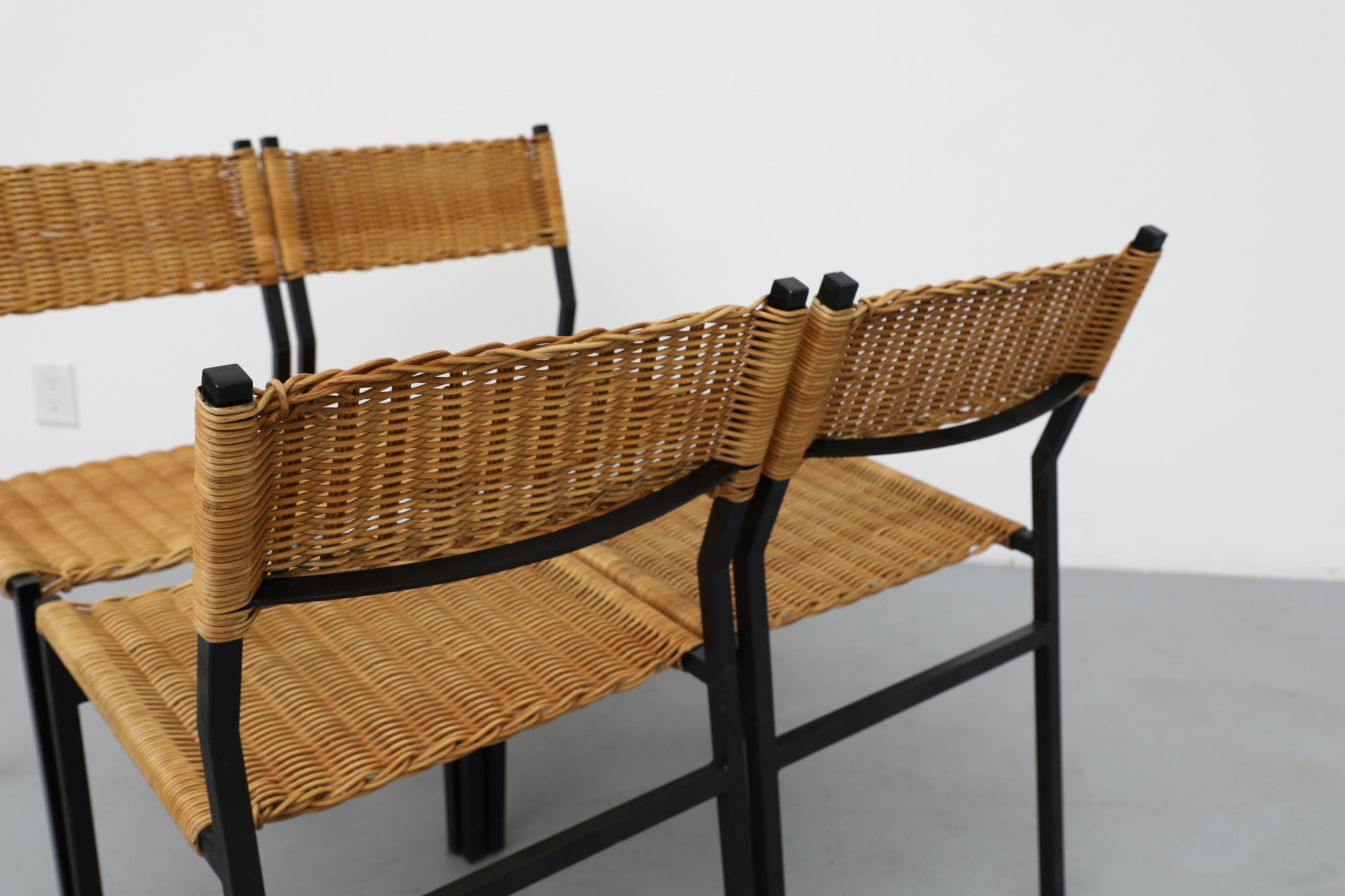 Smaltato Set di quattro sedie da pranzo in rattan 