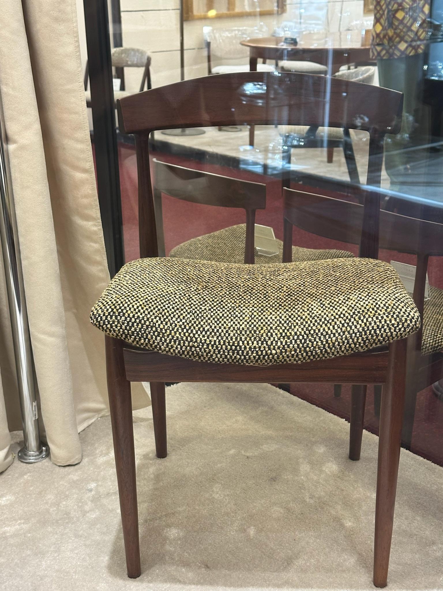 1960 Satz von 6 Stühlen aus skandinavischem Nussbaumholz im Zustand „Gut“ im Angebot in SAINT-OUEN-SUR-SEINE, FR