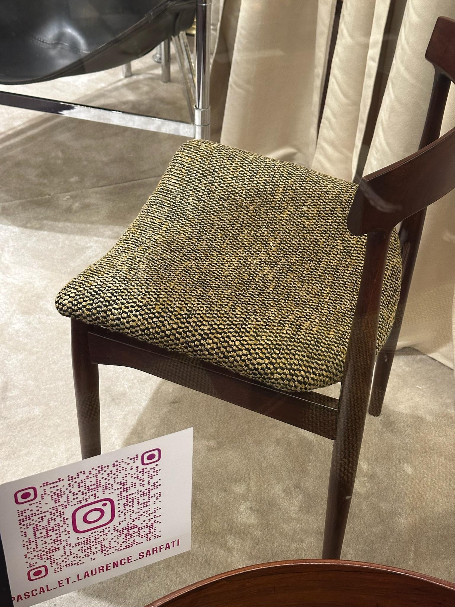 1960 Satz von 6 Stühlen aus skandinavischem Nussbaumholz (Mitte des 20. Jahrhunderts) im Angebot