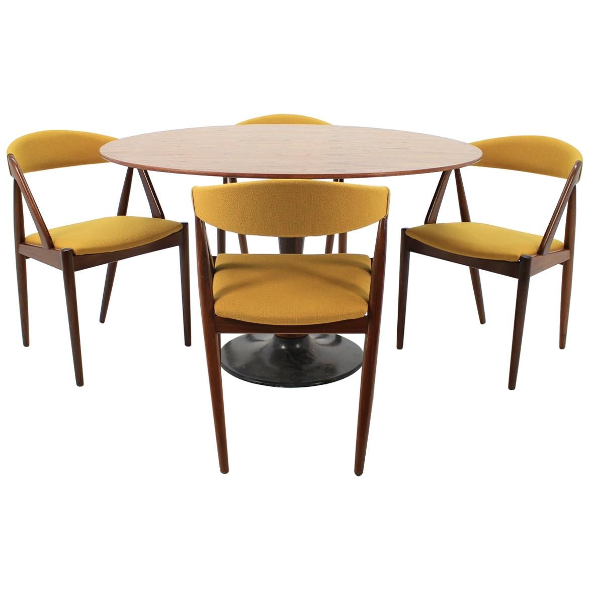 1960 Set of Four Kai Kristiansen Model 31 Chairs and Round Teak Table