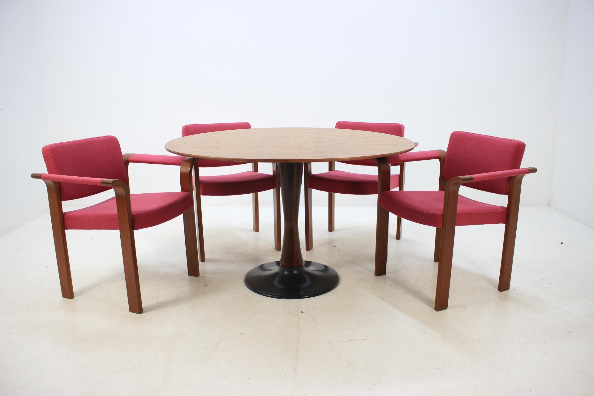 Mid-20th Century 1960 Set of Four Magnus Olesen Chairs and Round Teak Table