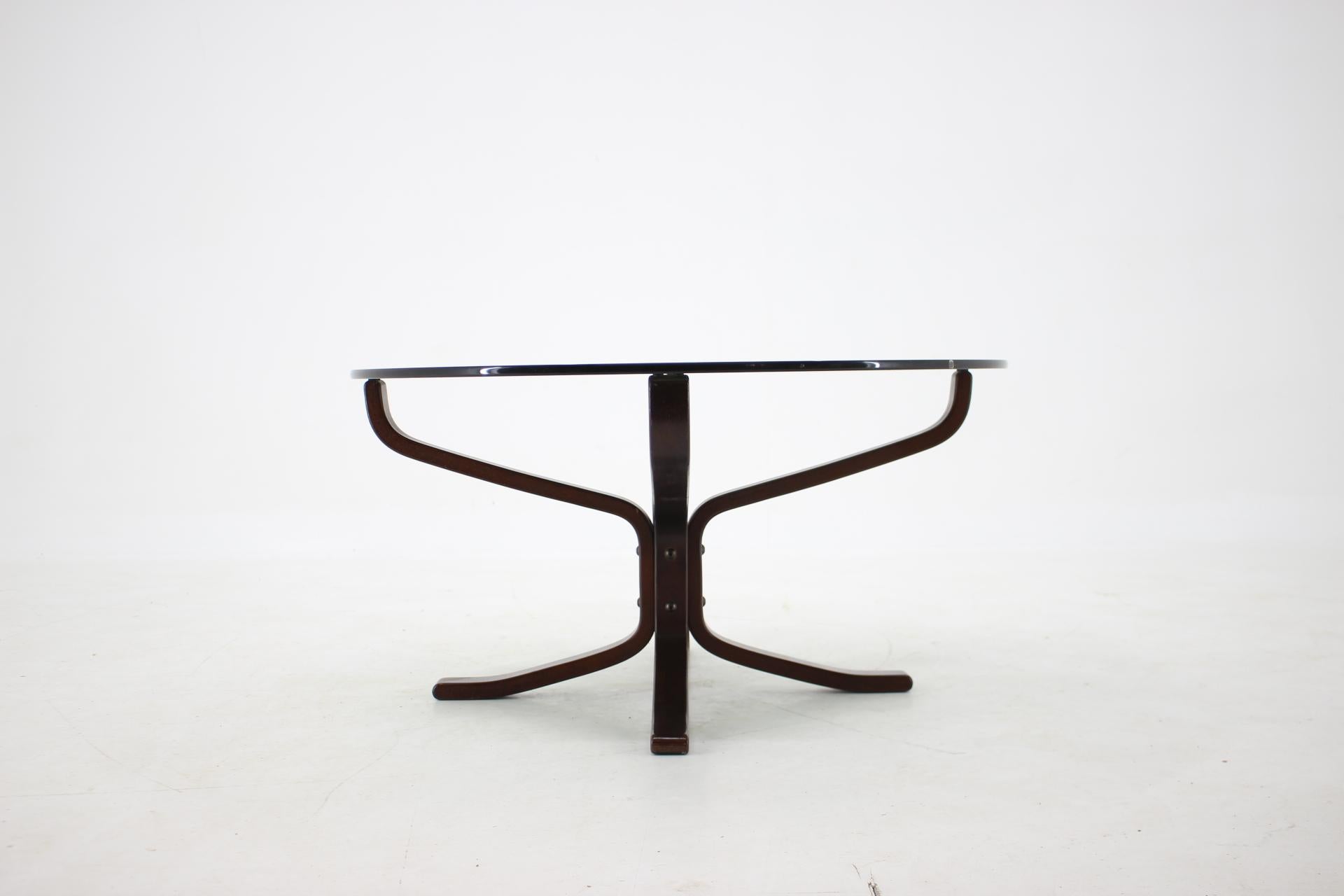 1960 Sigurd Ressell for Vatne Møbler Falcon Glass Top Coffee Table For Sale 2