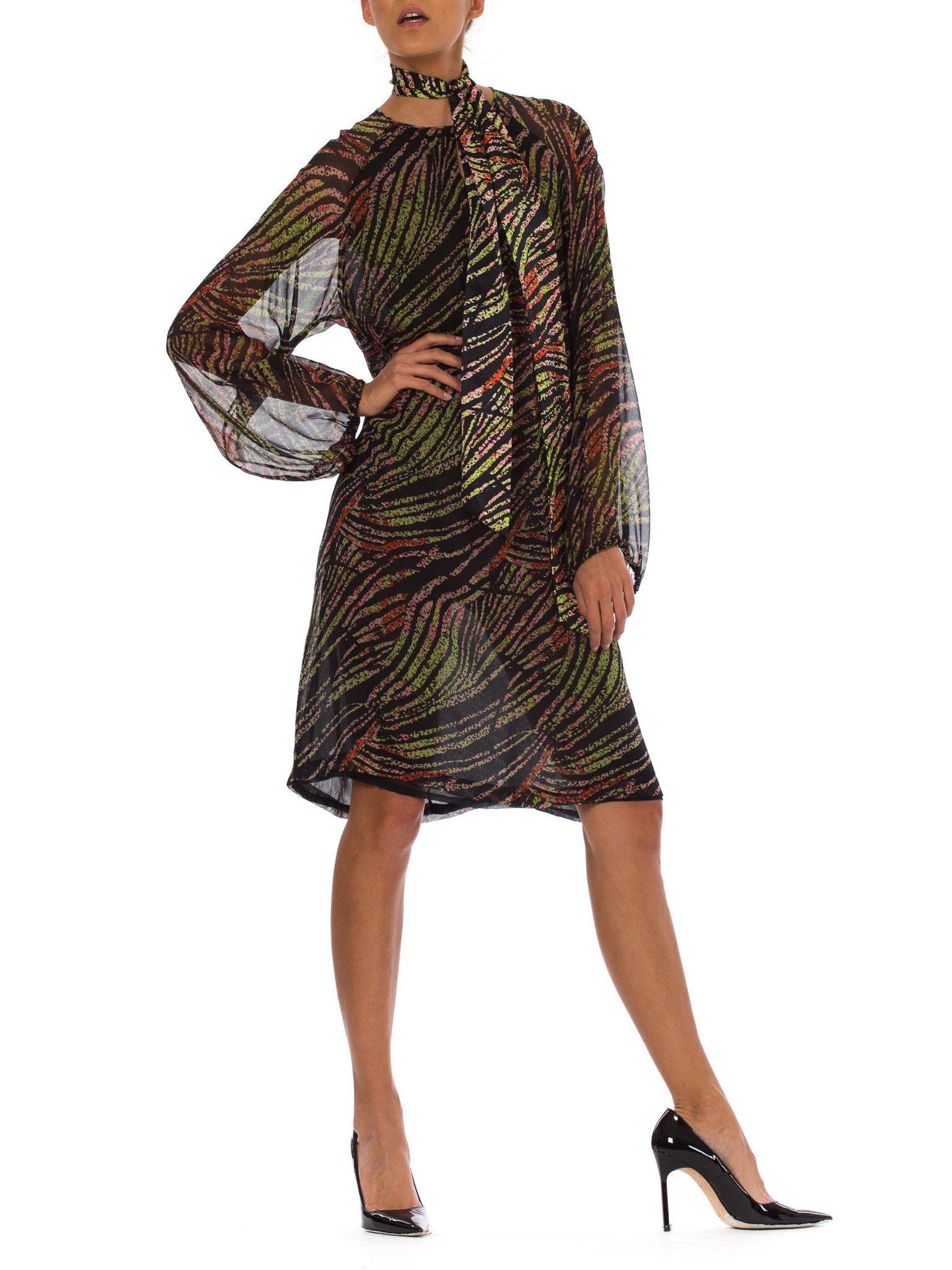 Robe à manches longues en mousseline de soie abstraite tropicale à biais avec couture française, années 1970 1