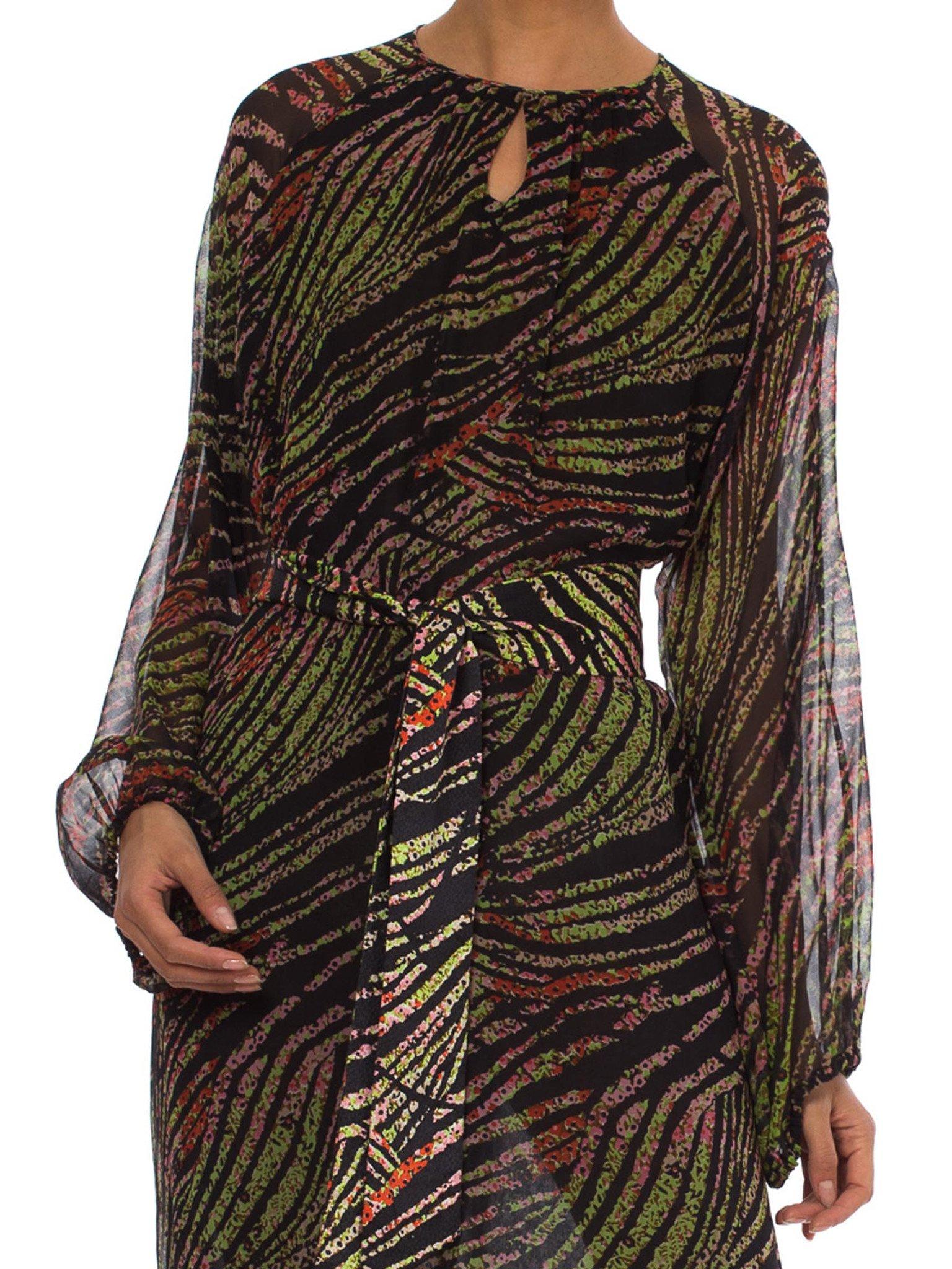 Robe à manches longues en mousseline de soie abstraite tropicale à biais avec couture française, années 1970 3