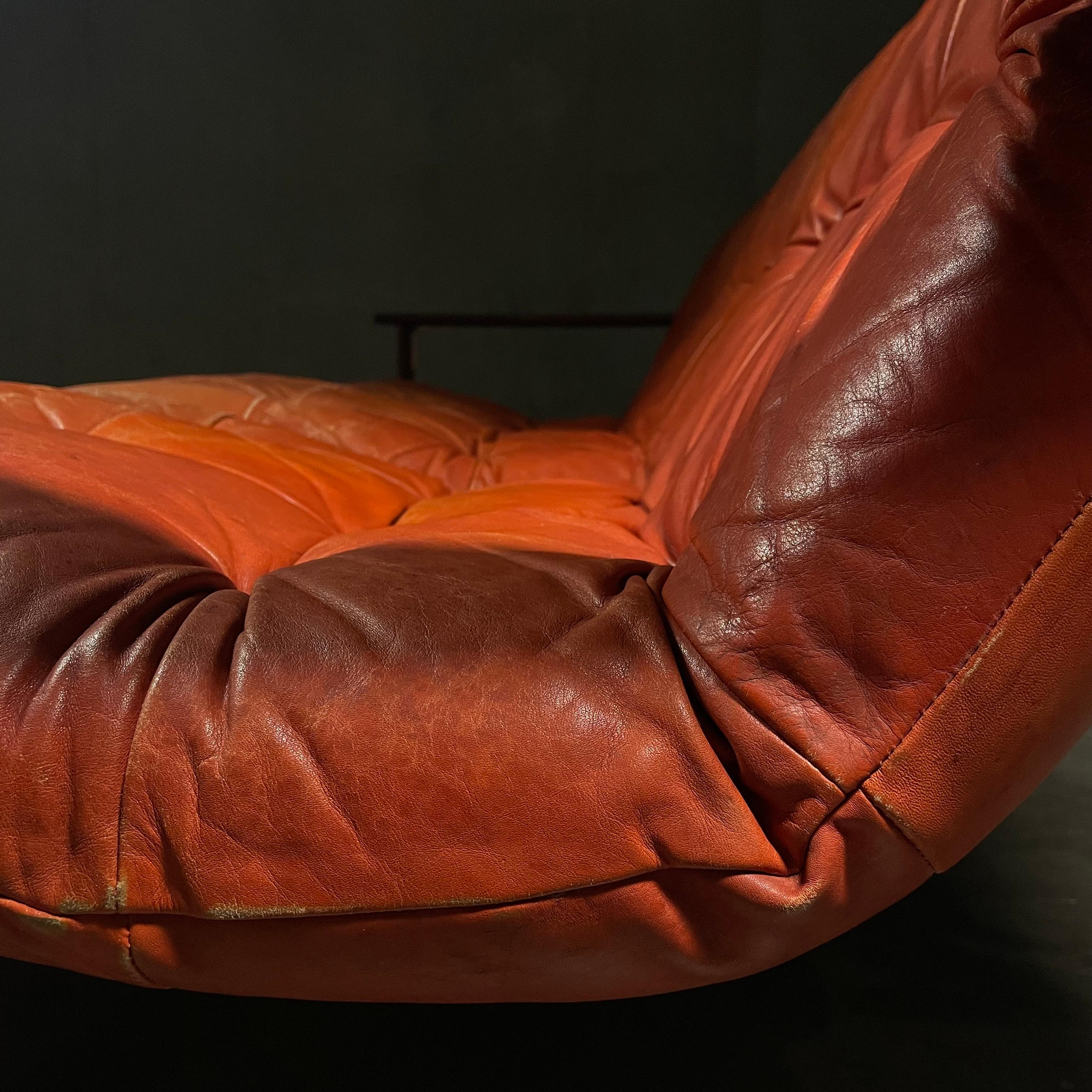 Steel 1960 Sofa Mp129 Leather tufted  by Percival Lafer For Sale