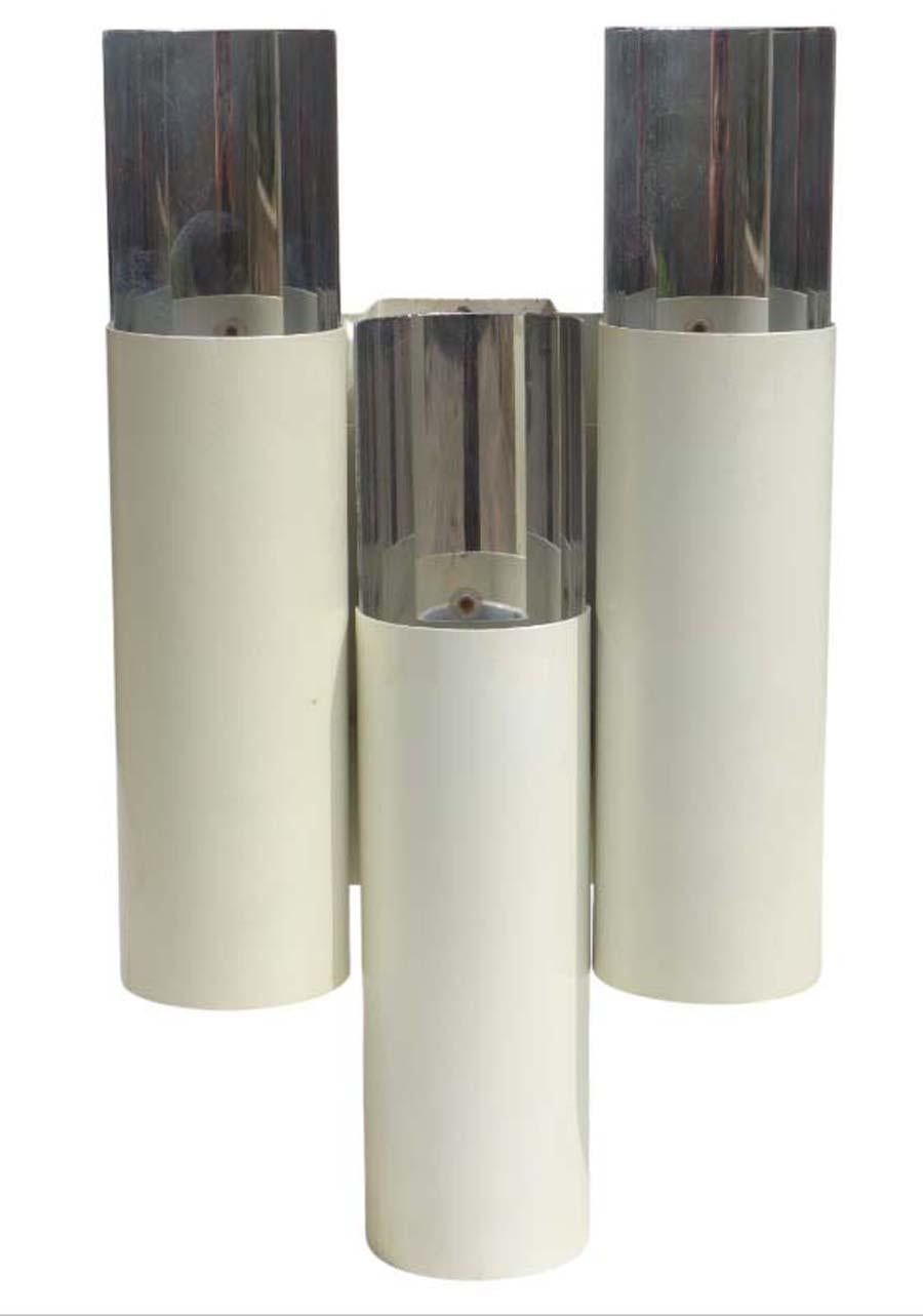 1960er Jahre Stilnovo Design Italienische Wandlampe Weiß Metall Applique (Space Age) im Angebot